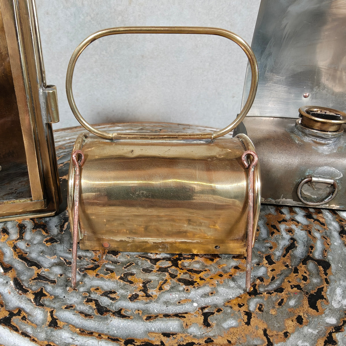 Fantastic Brass Oil Lamp / Hand Lantern – Rare, Heavy‑Duty Model, Fully Working