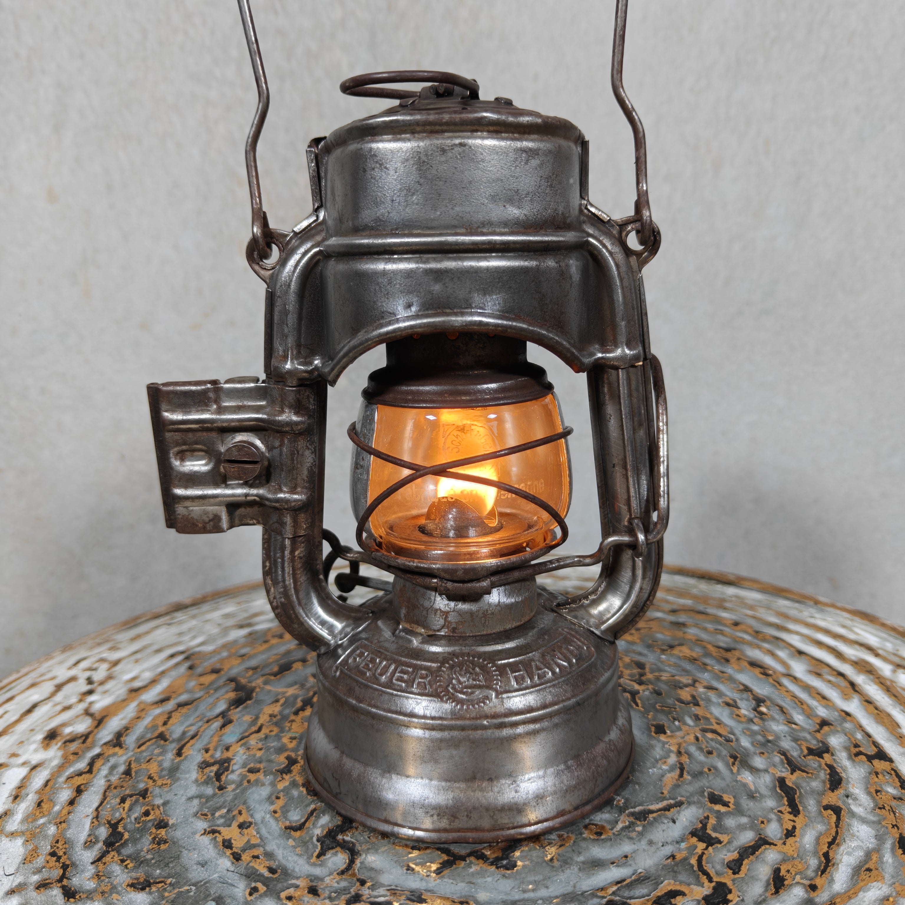 Feuerhand 75 STK K “Atom” Hurricane Lantern – Rare Pre‑War Sturmkappe Model with Mounting Bracket & Reflector