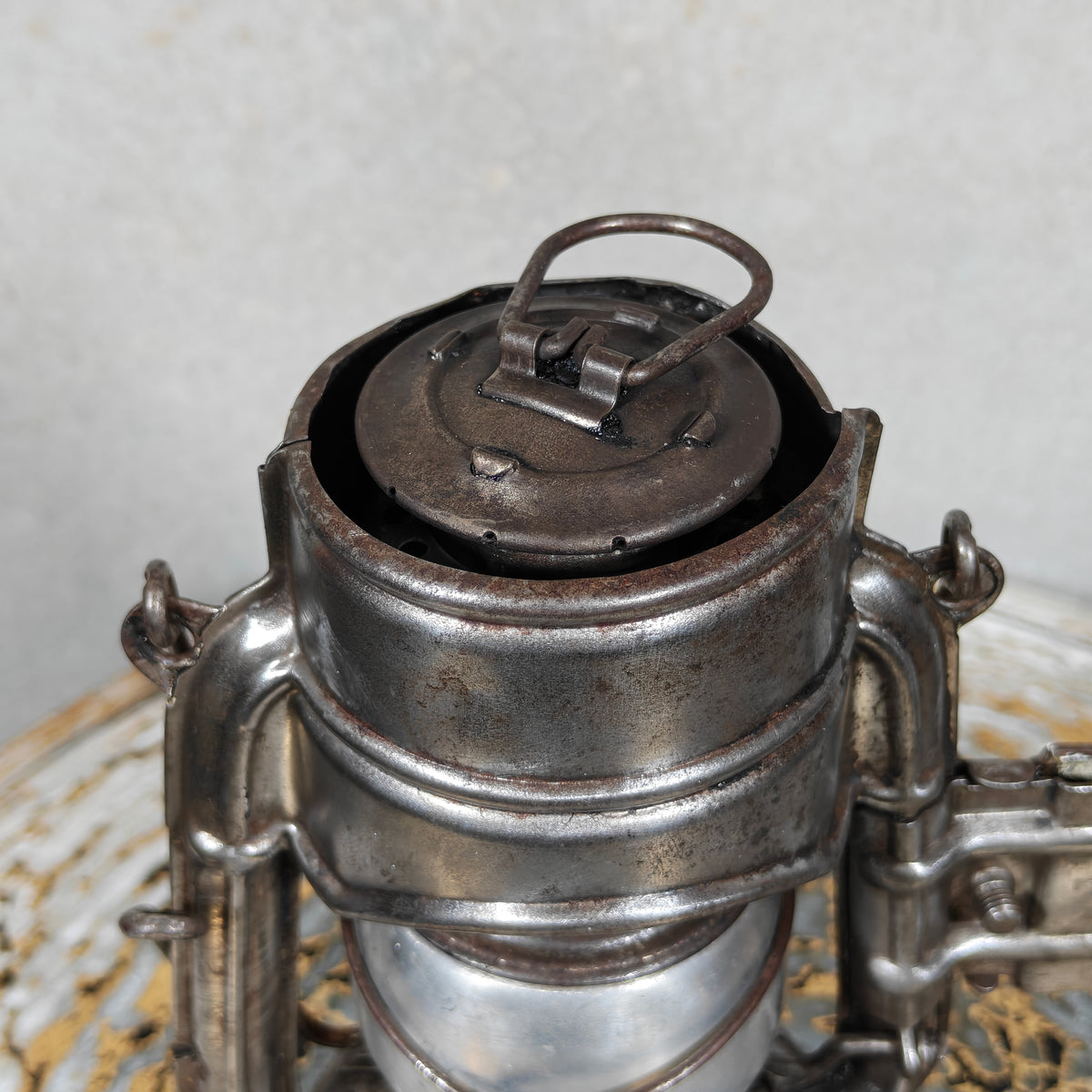 Feuerhand 75 STK K “Atom” Hurricane Lantern – Rare Pre‑War Sturmkappe Model with Mounting Bracket & Reflector