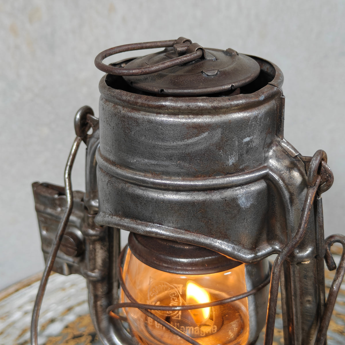 Feuerhand 75 STK K “Atom” Hurricane Lantern – Rare Pre‑War Sturmkappe Model with Mounting Bracket & Reflector