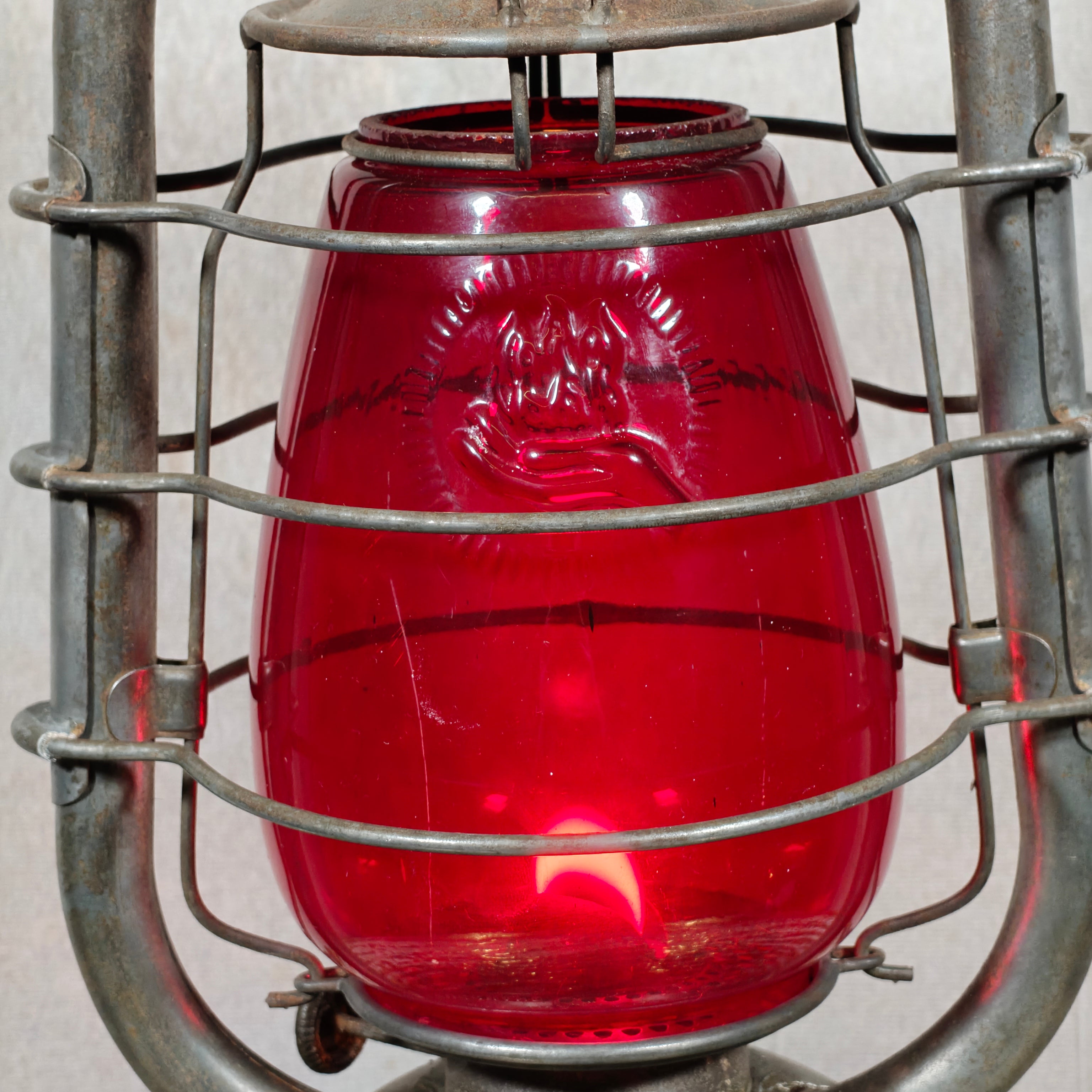 Feuerhand 423 Hurricane Lantern (1928–1939) – Rare Lever‑Lift Model with Extremely Rare Red Globe