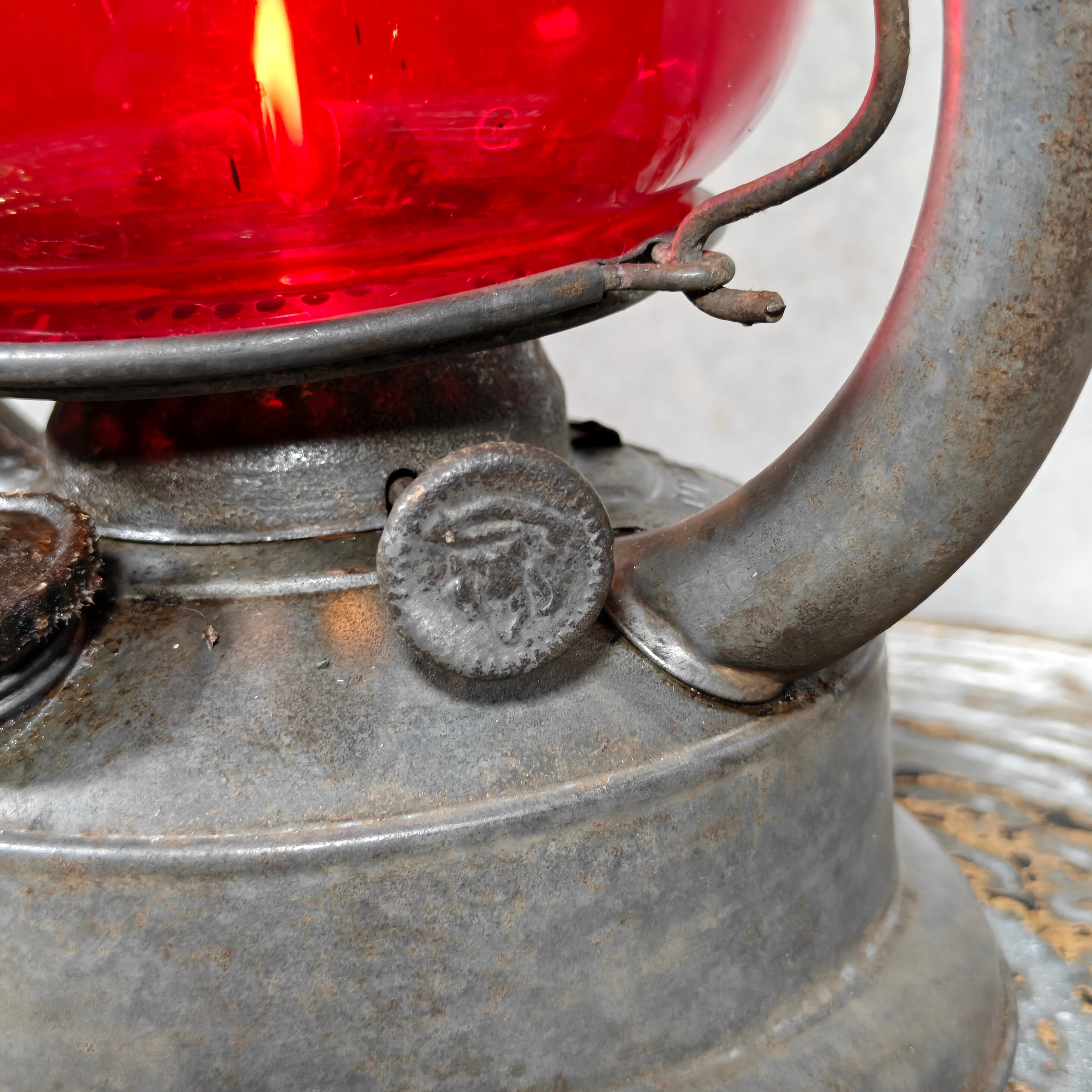 Feuerhand 423 Hurricane Lantern (1928–1939) – Rare Lever‑Lift Model with Extremely Rare Red Globe