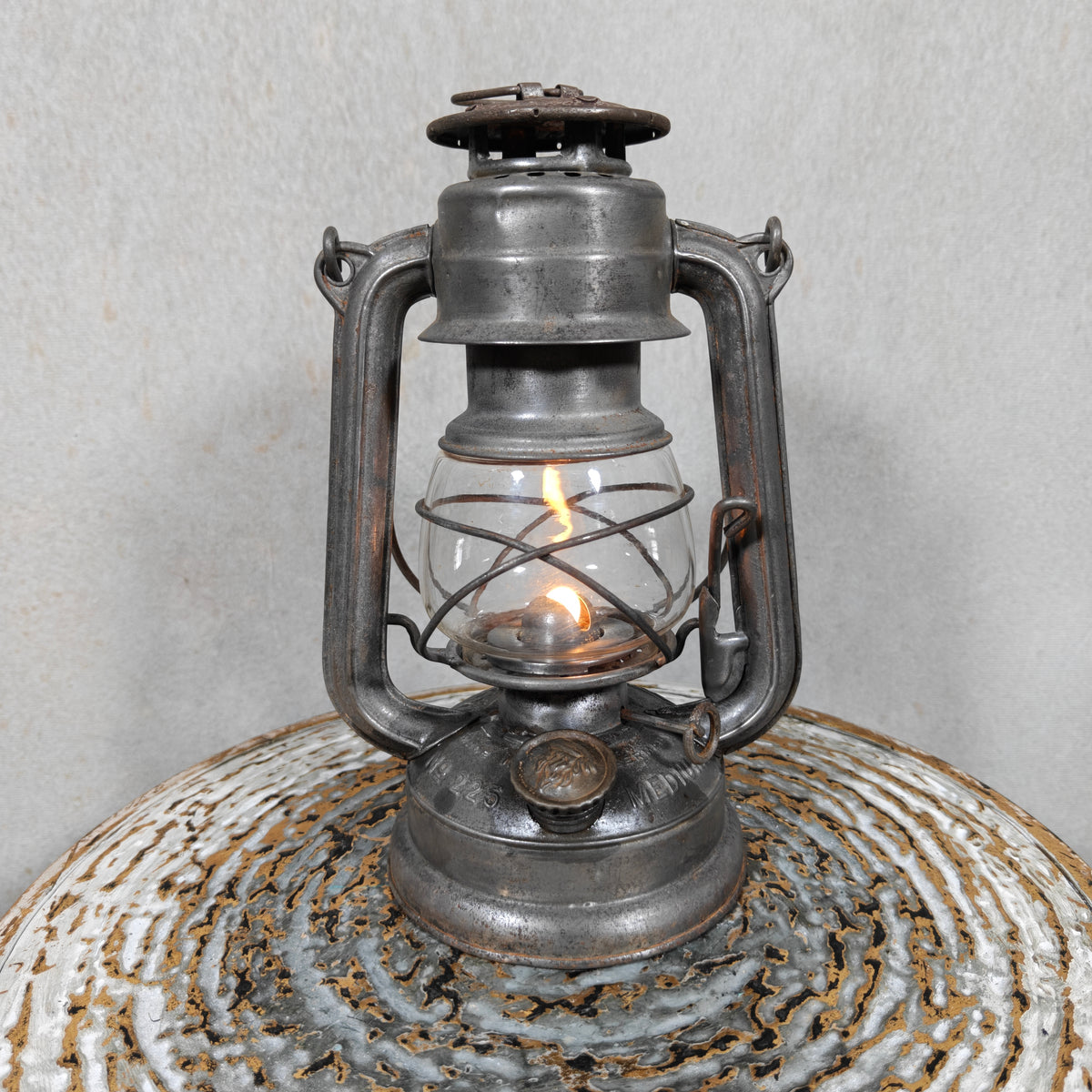 Rare Feuerhand 225 Medium Hurricane Lantern – German 1937–1942 Model with Original Marked Globe