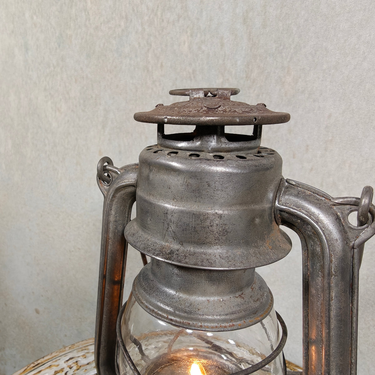Rare Feuerhand 225 Medium Hurricane Lantern – German 1937–1942 Model with Original Marked Globe