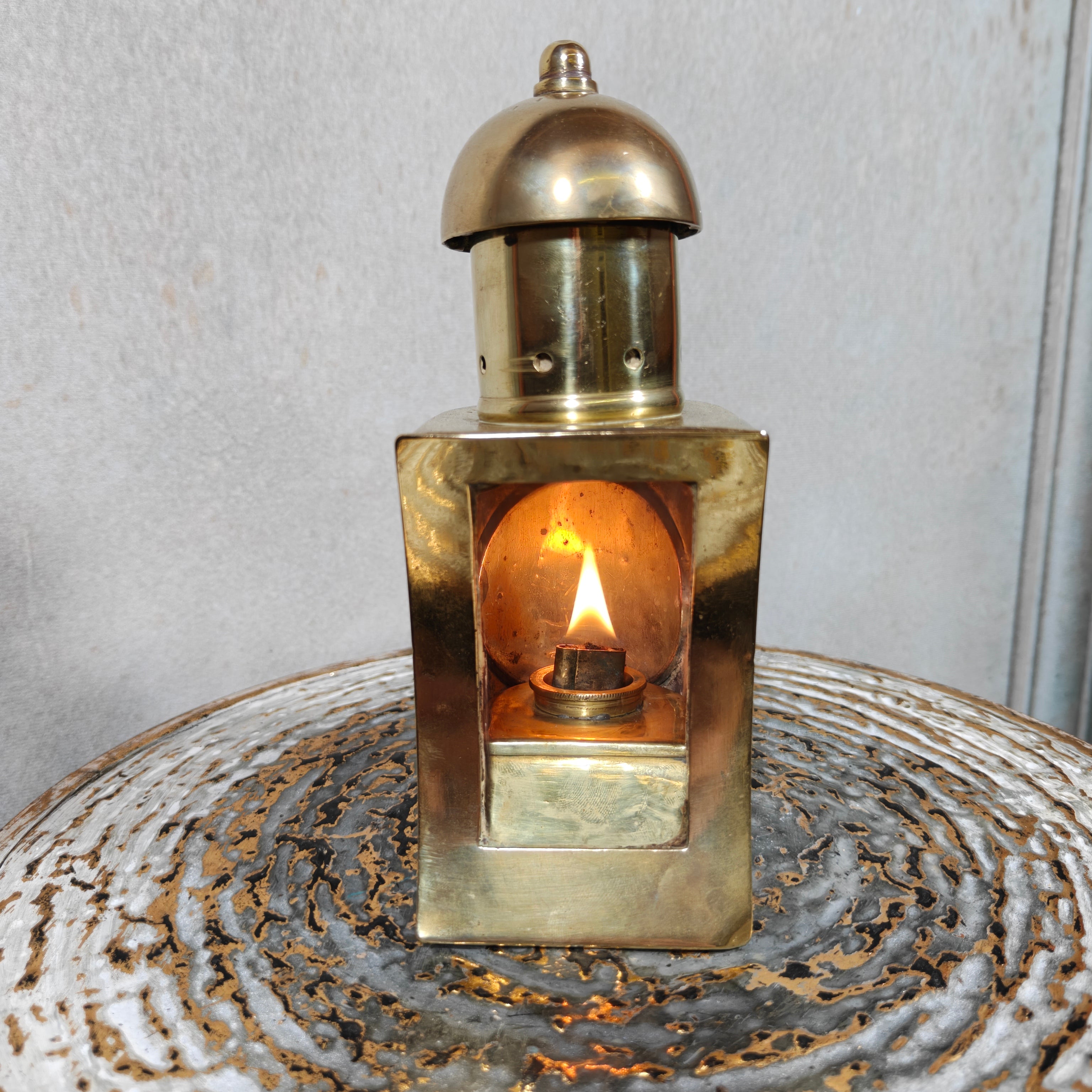 Vintage Maritime Compass Lantern – Rare Ship’s Lamp with Curved Glass (ca. 1930s)