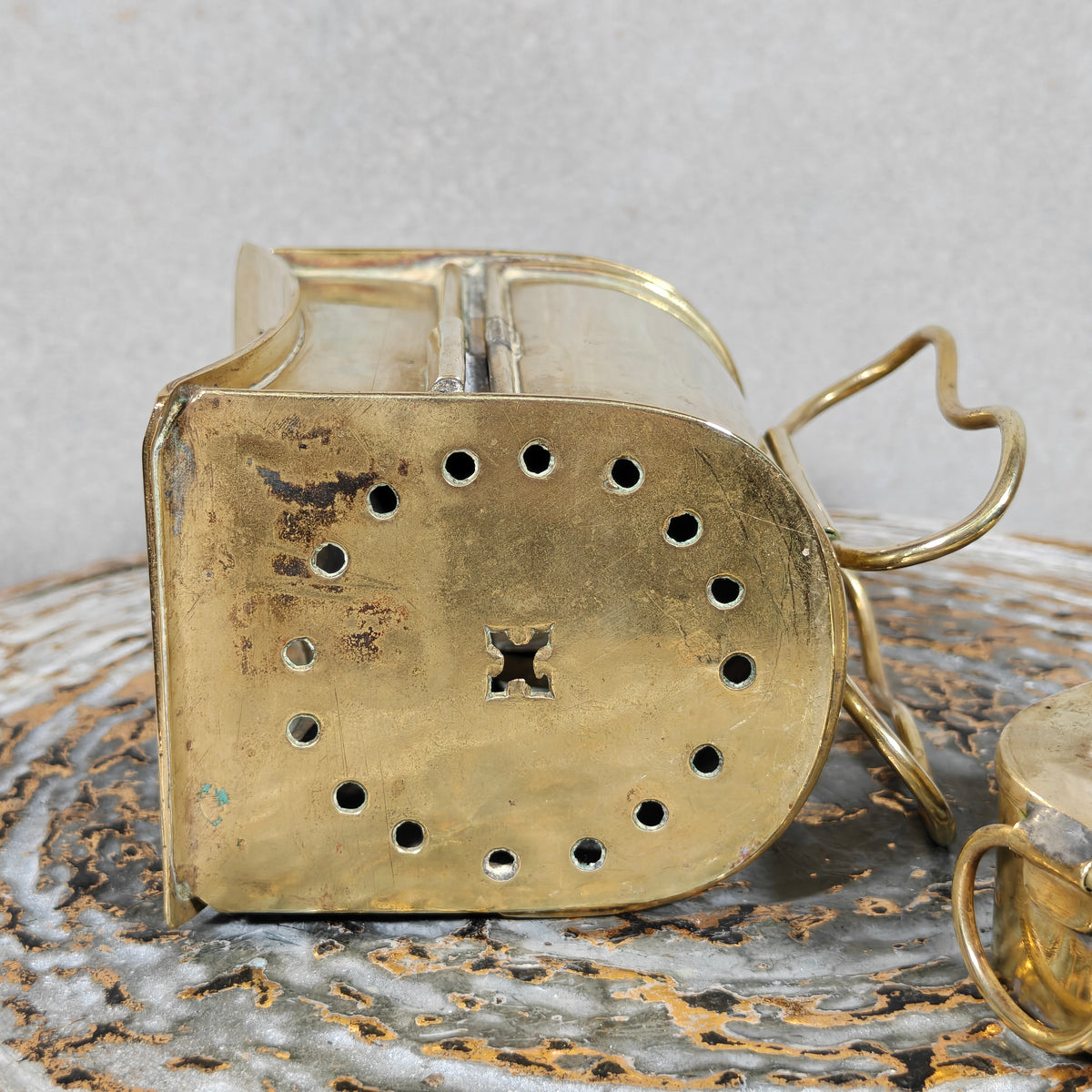 Vintage Maritime Compass Lantern – Rare Ship’s Lamp with Curved Glass (ca. 1930s)