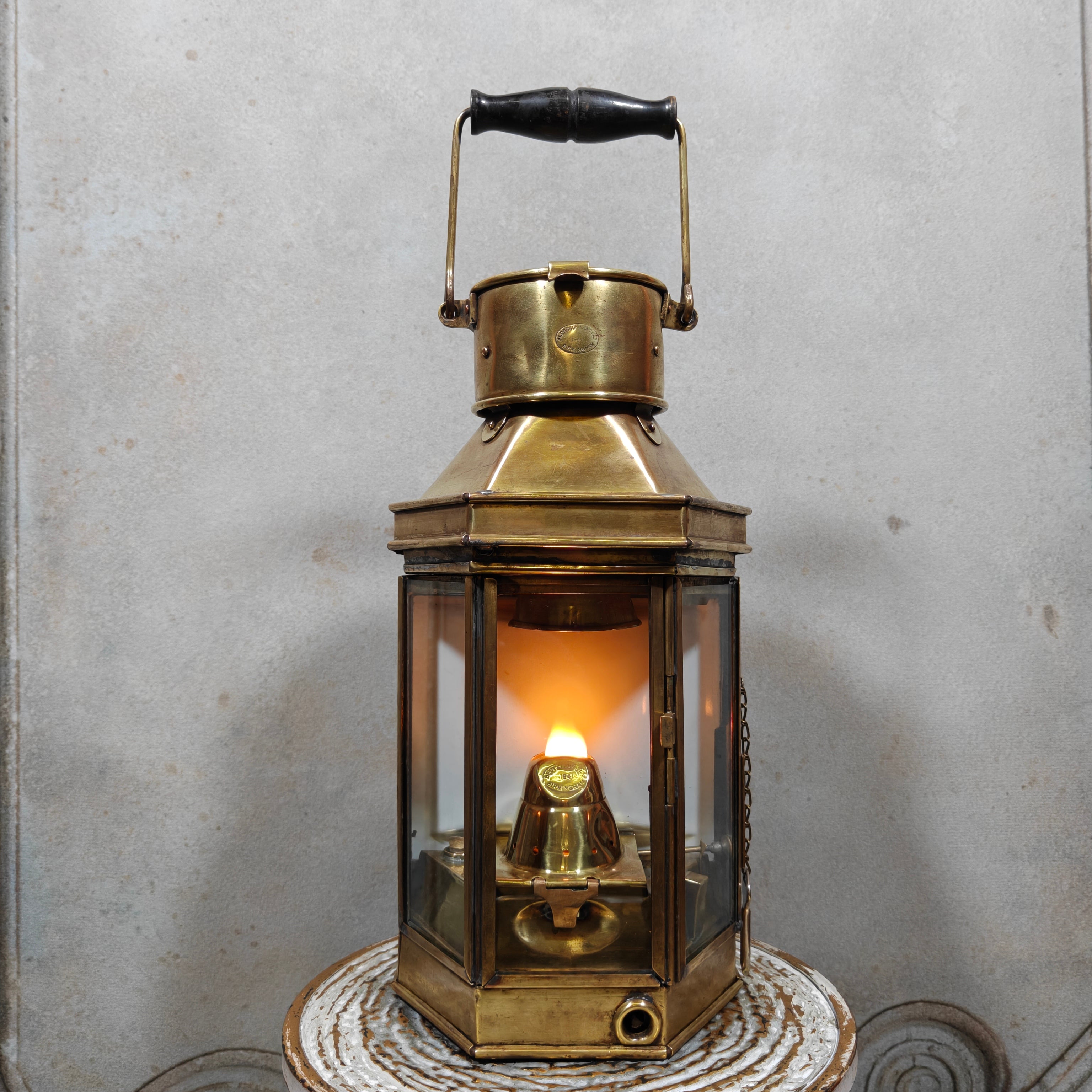 Alderson & Gyde “Bullpit” Ship’s Cabin Lantern (1941) – Best & Lloyd Burner – Rare Maritime Brass Lamp
