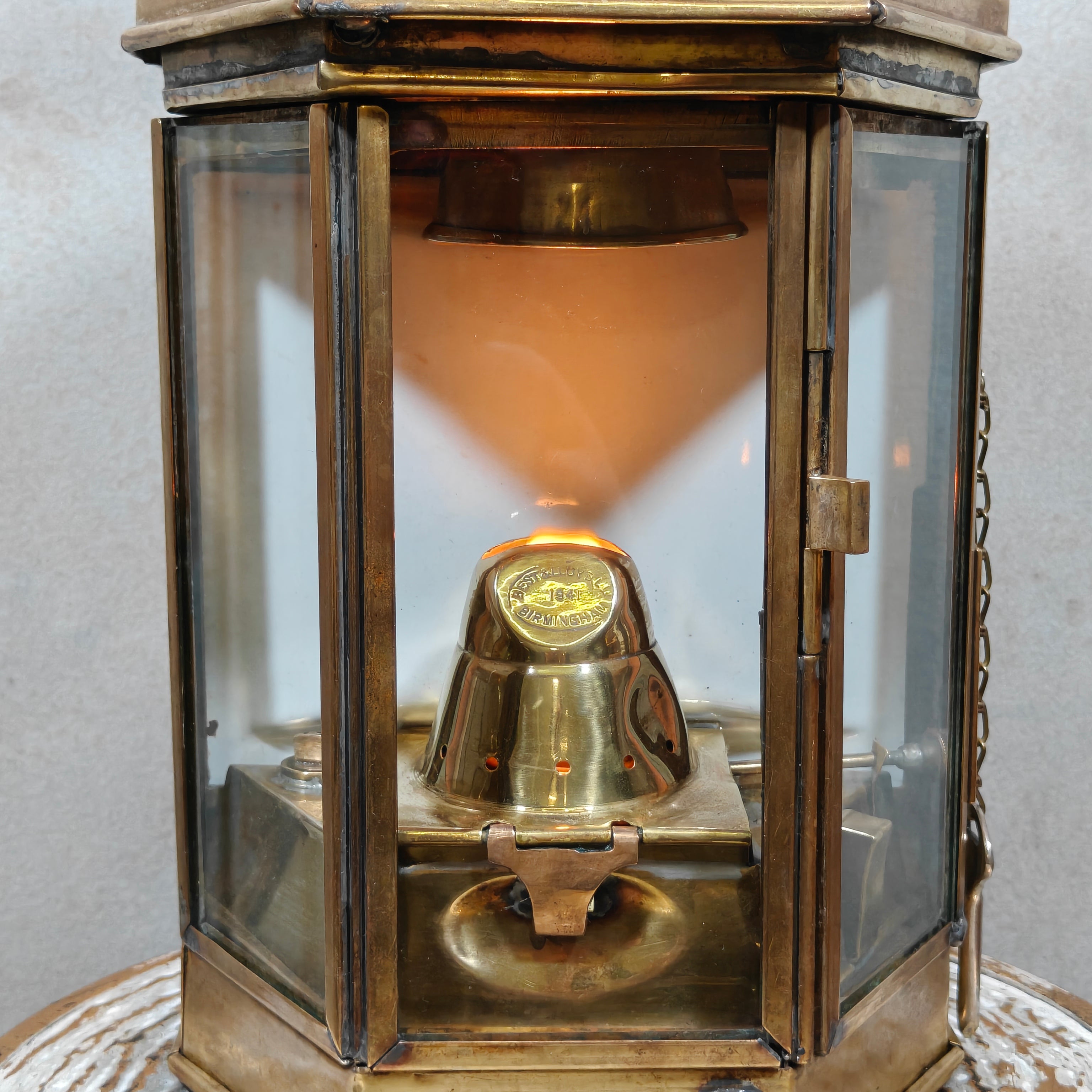 Alderson & Gyde “Bullpit” Ship’s Cabin Lantern (1941) – Best & Lloyd Burner – Rare Maritime Brass Lamp