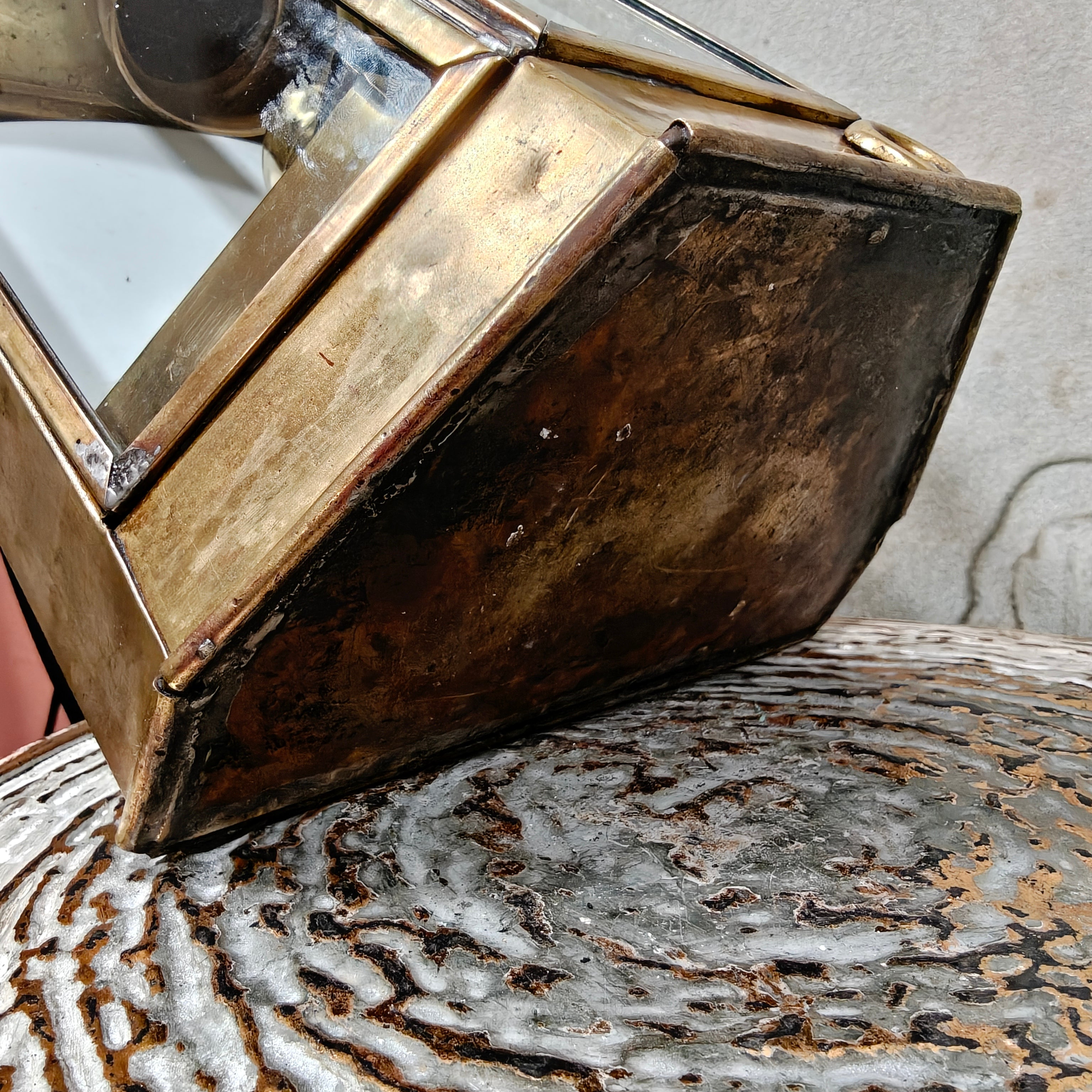 Alderson & Gyde “Bullpit” Ship’s Cabin Lantern (1941) – Best & Lloyd Burner – Rare Maritime Brass Lamp
