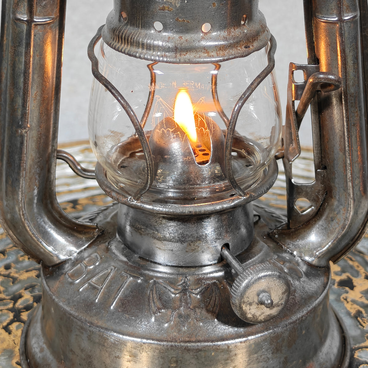 Rare Pre‑War BAT 155 Storm Lantern – Small Model, Excellent Condition, Marked Glass (1930s)