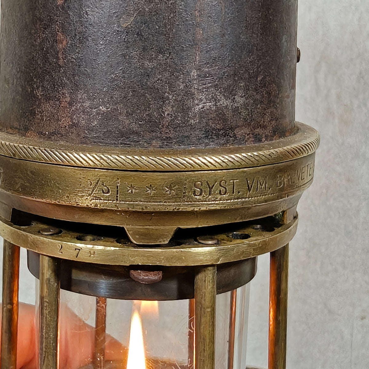 Rare A. Dufrane‑Castiau Mining Lamp – “Lampe de Reconnaissance” with Viewing Window & Jena Glass (c. 1875–1920)