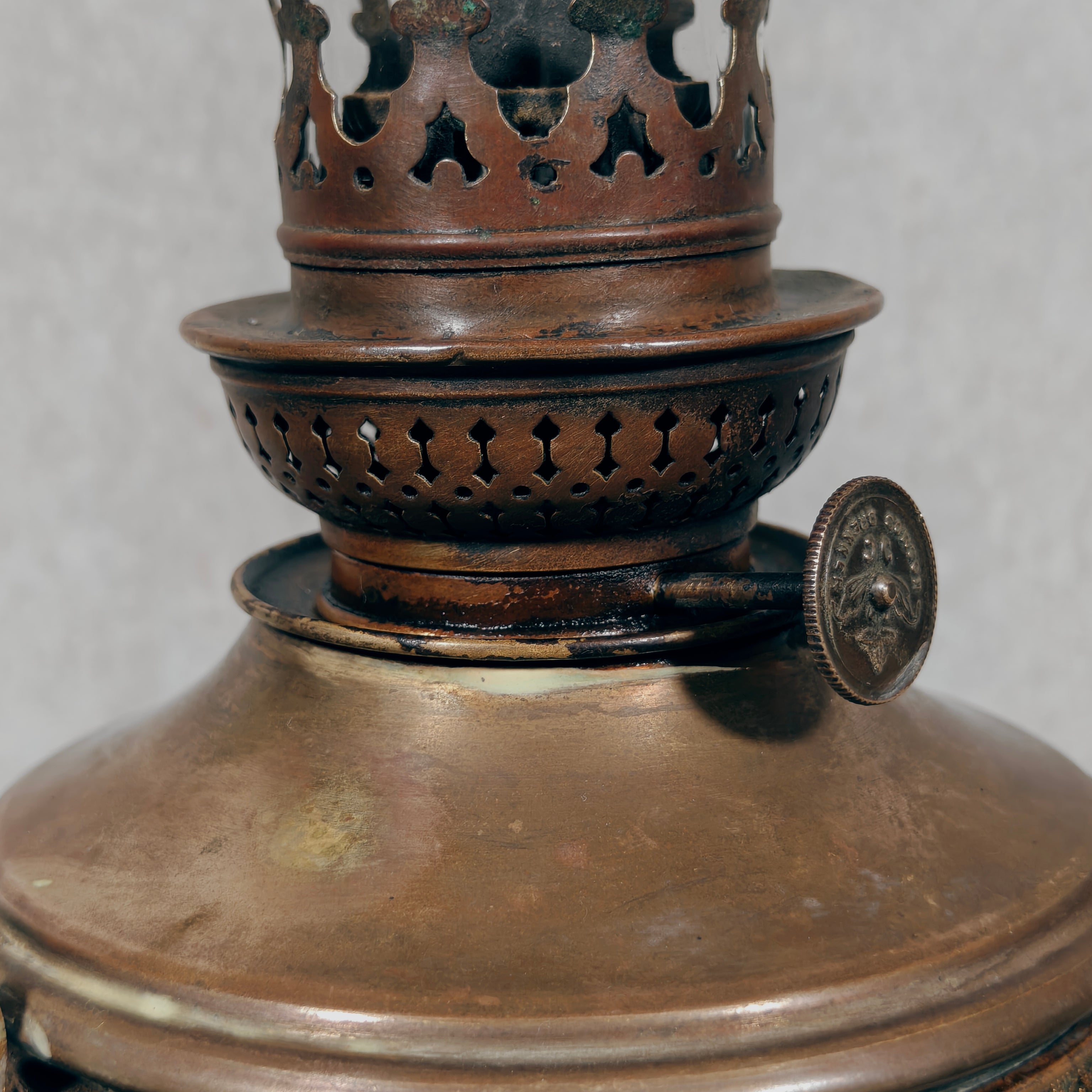 Elegant Antique Oil Lamp with BJB Wick Holder – Brökelmann, Jaeger & Busse, c. 1910–1920