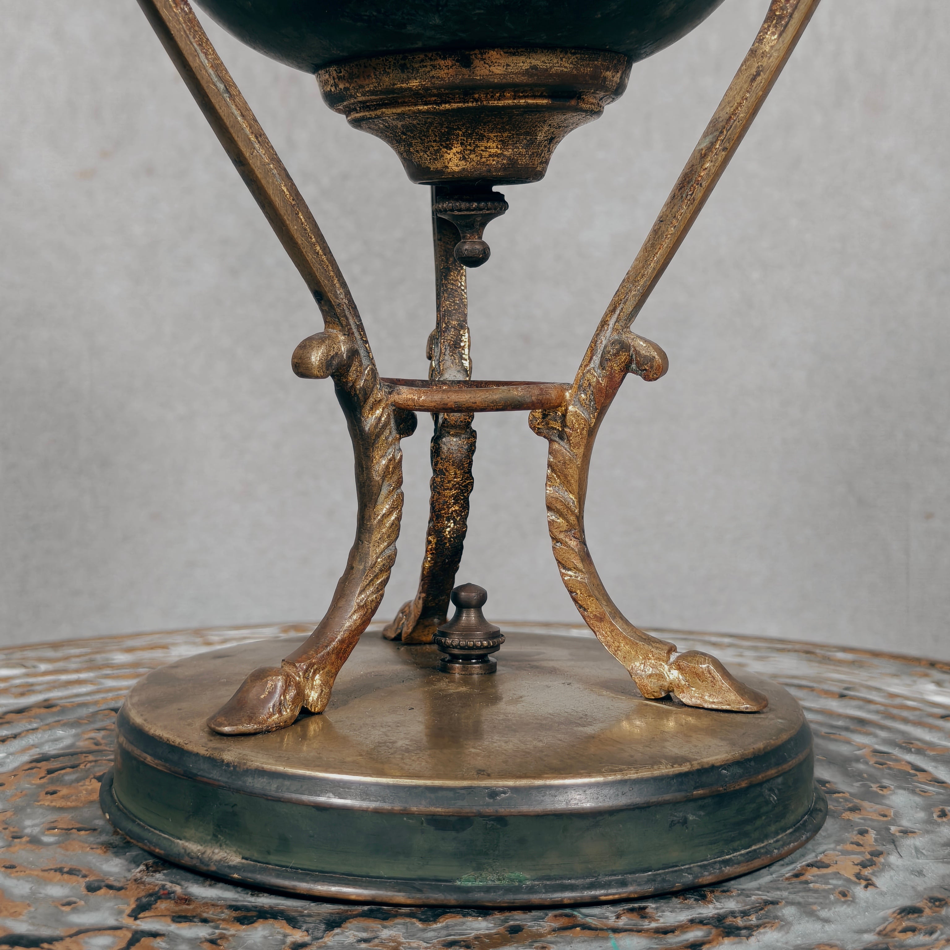 Elegant Antique Oil Lamp with BJB Wick Holder – Brökelmann, Jaeger & Busse, c. 1910–1920