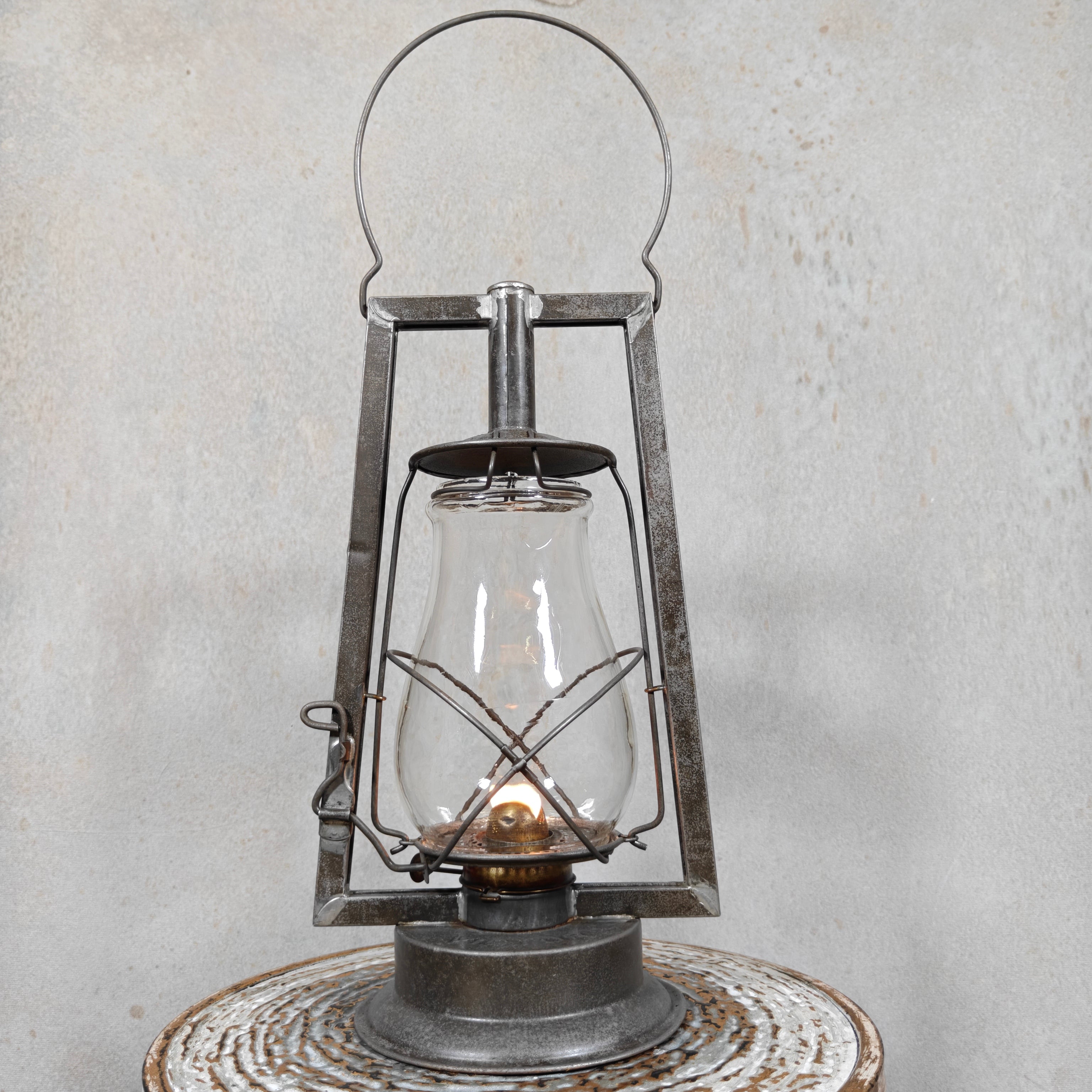 Rare Antique Dietz Victor Hurricane Lantern – Early American Oil Lantern (1898–1906)
