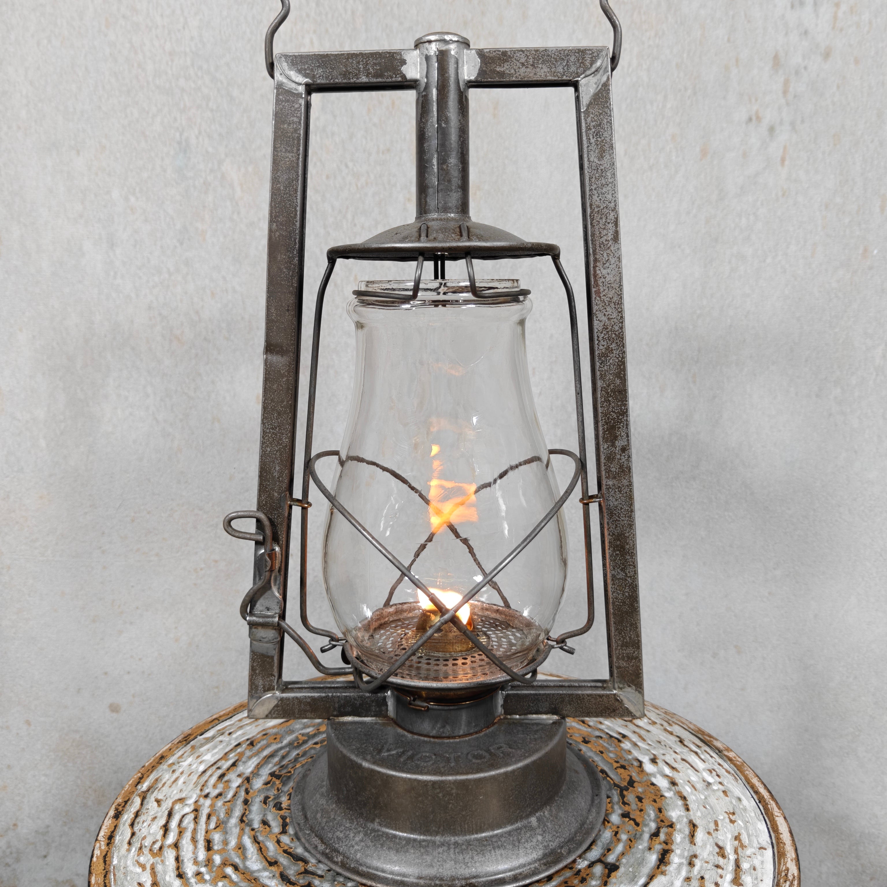 Rare Antique Dietz Victor Hurricane Lantern – Early American Oil Lantern (1898–1906)