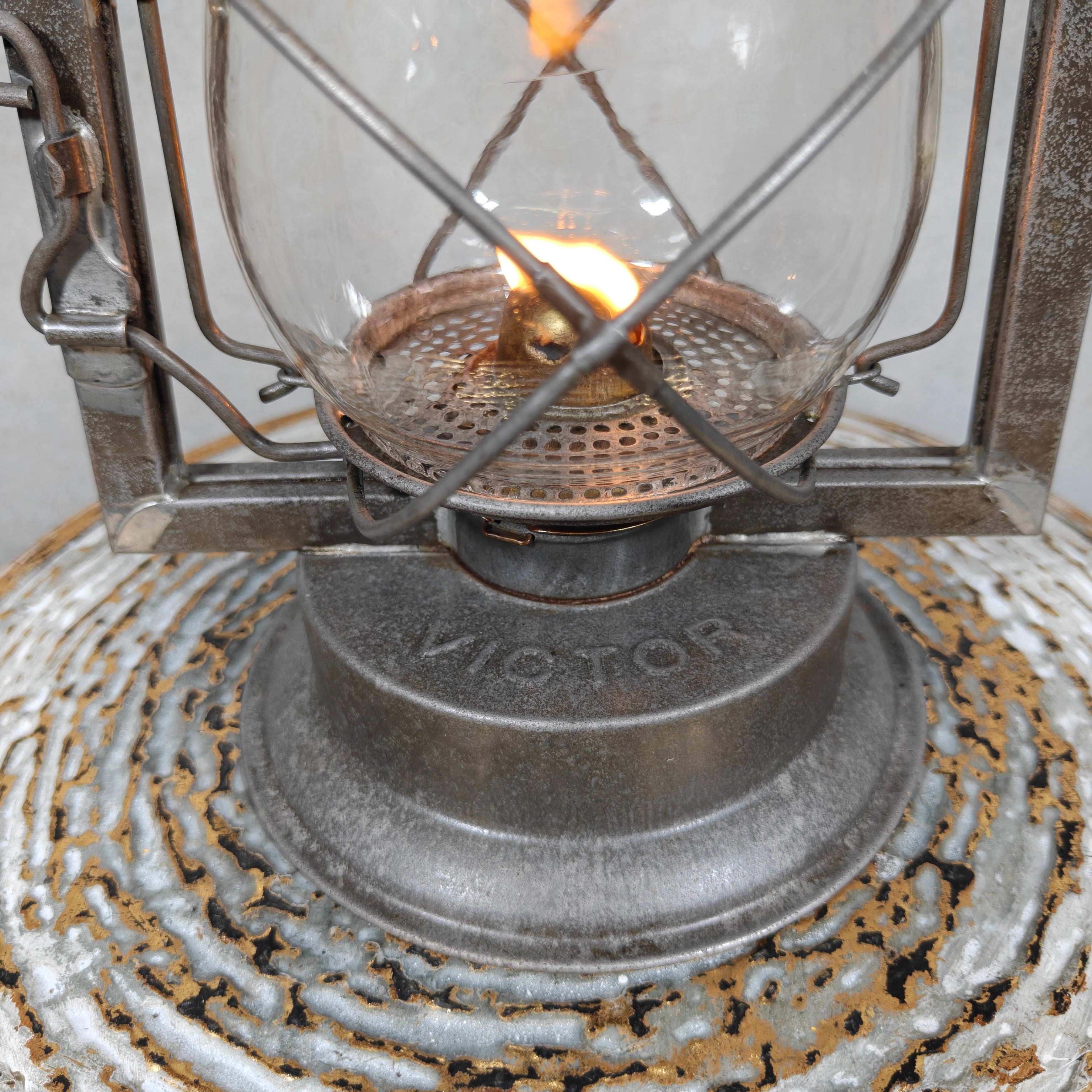 Rare Antique Dietz Victor Hurricane Lantern – Early American Oil Lantern (1898–1906)