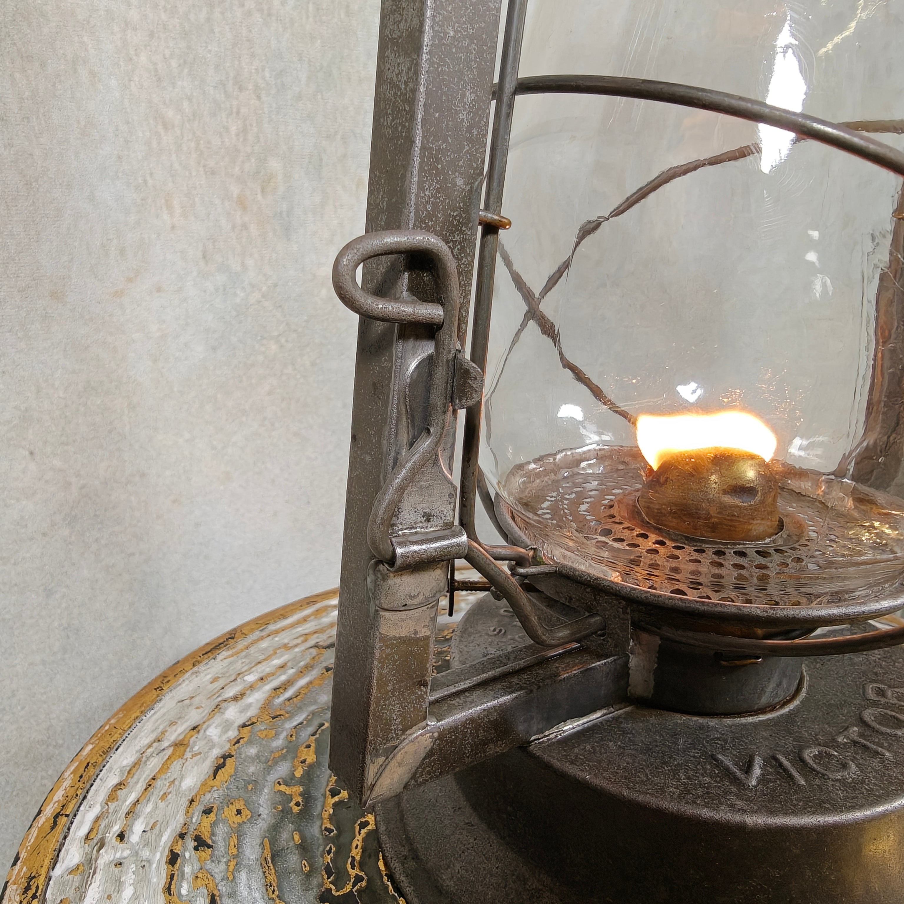 Rare Antique Dietz Victor Hurricane Lantern – Early American Oil Lantern (1898–1906)