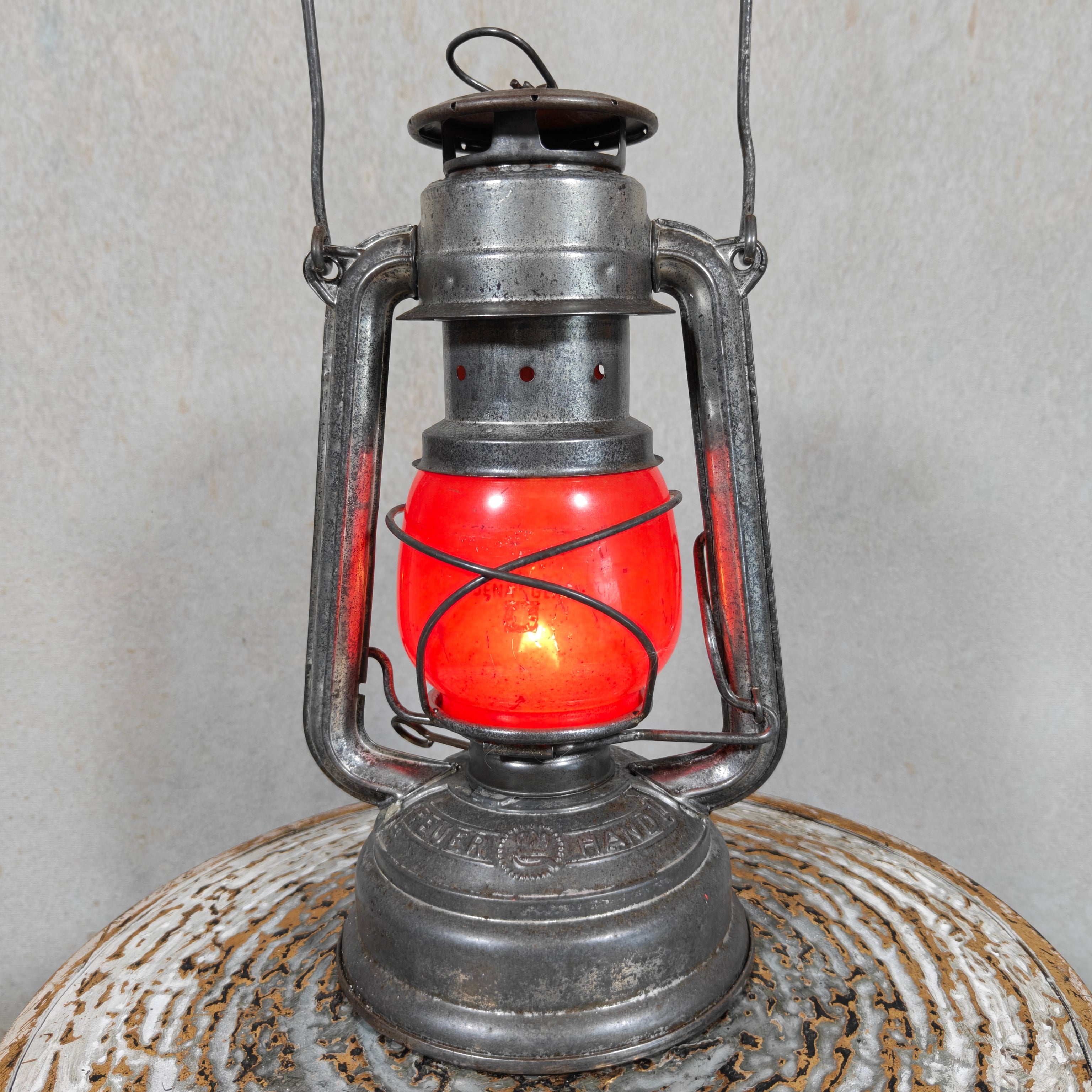Vintage Feuerhand 276 Superflam Hurricane Lantern with Red Glass – West Germany Export Model