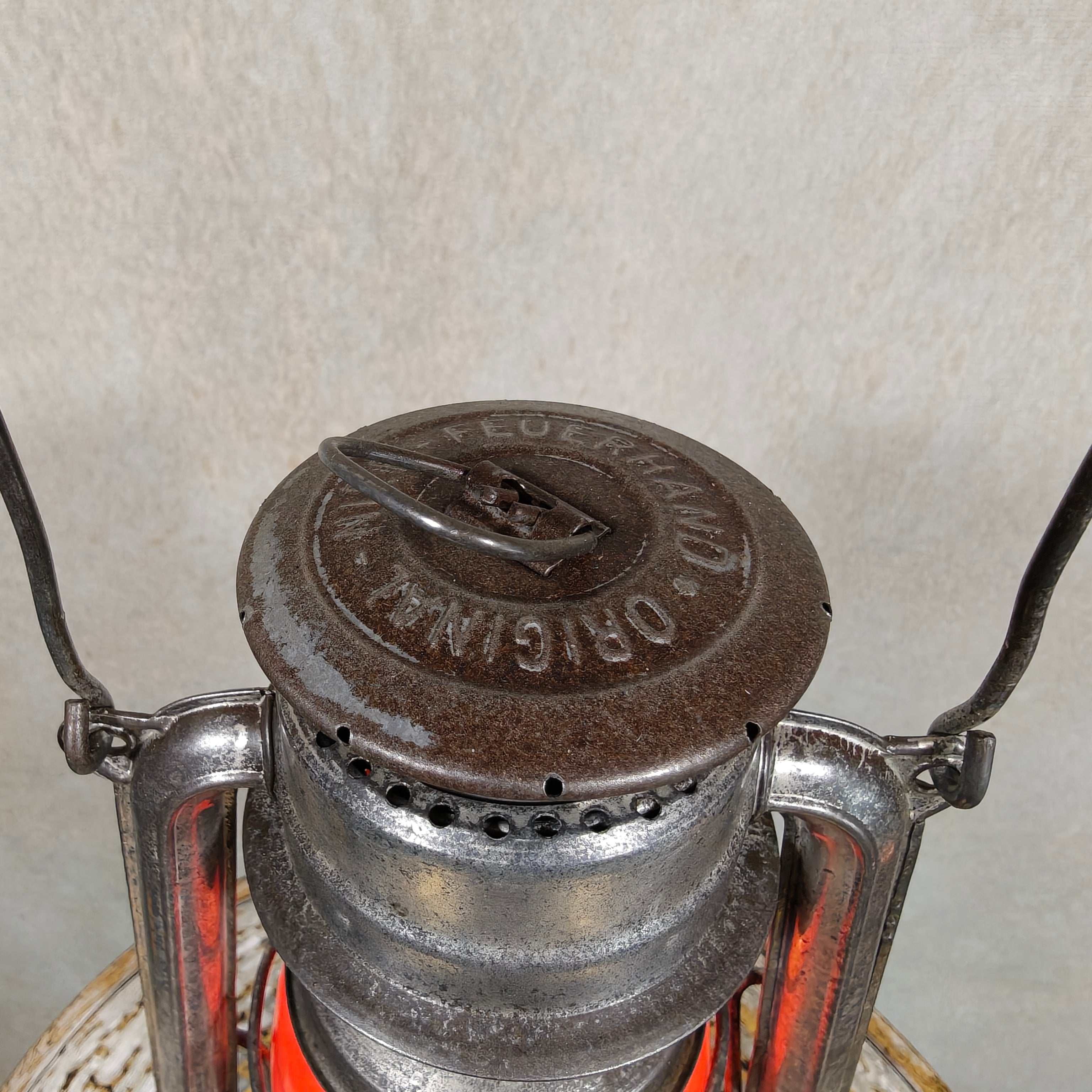 Vintage Feuerhand 276 Superflam Hurricane Lantern with Red Glass – West Germany Export Model
