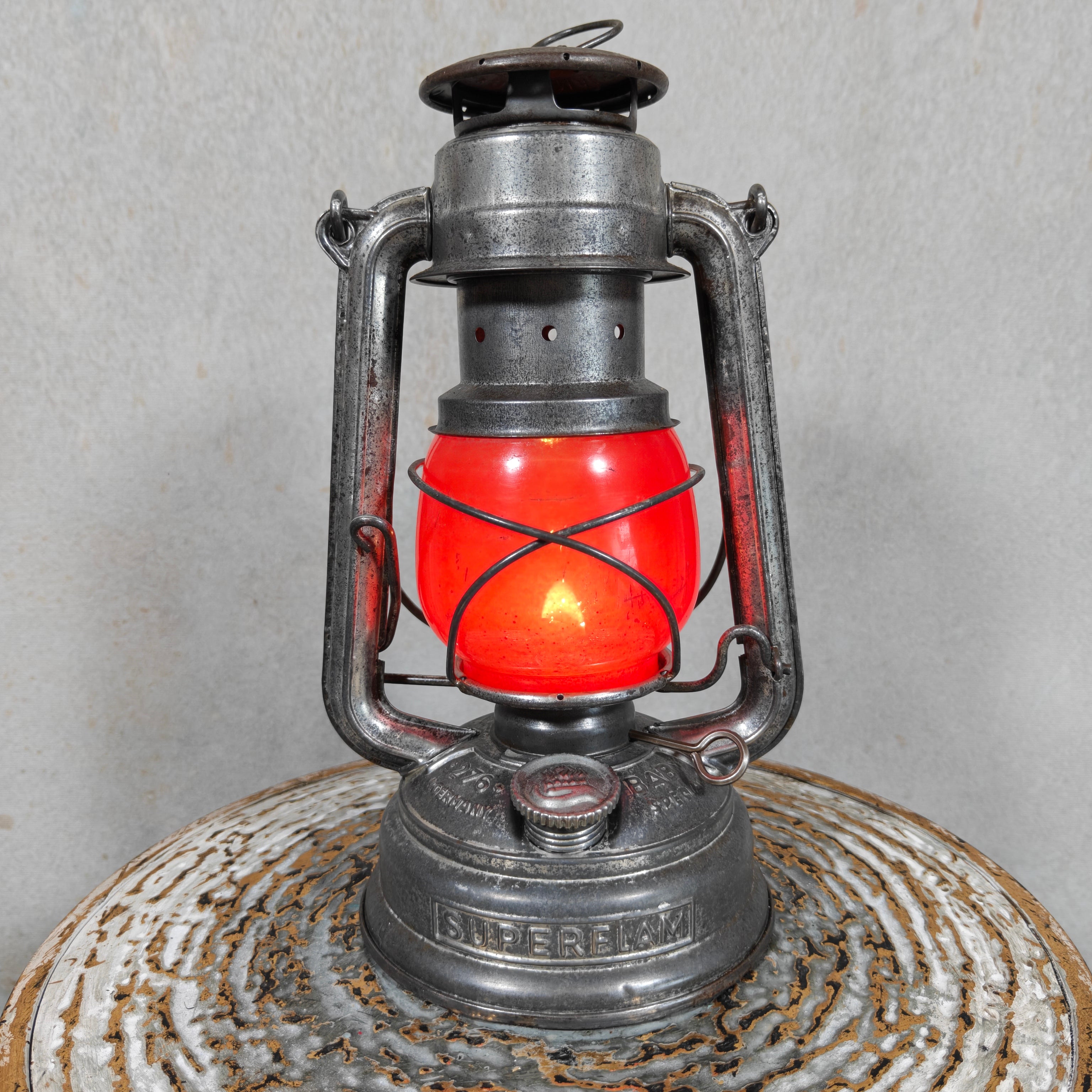 Vintage Feuerhand 276 Superflam Hurricane Lantern with Red Glass – West Germany Export Model