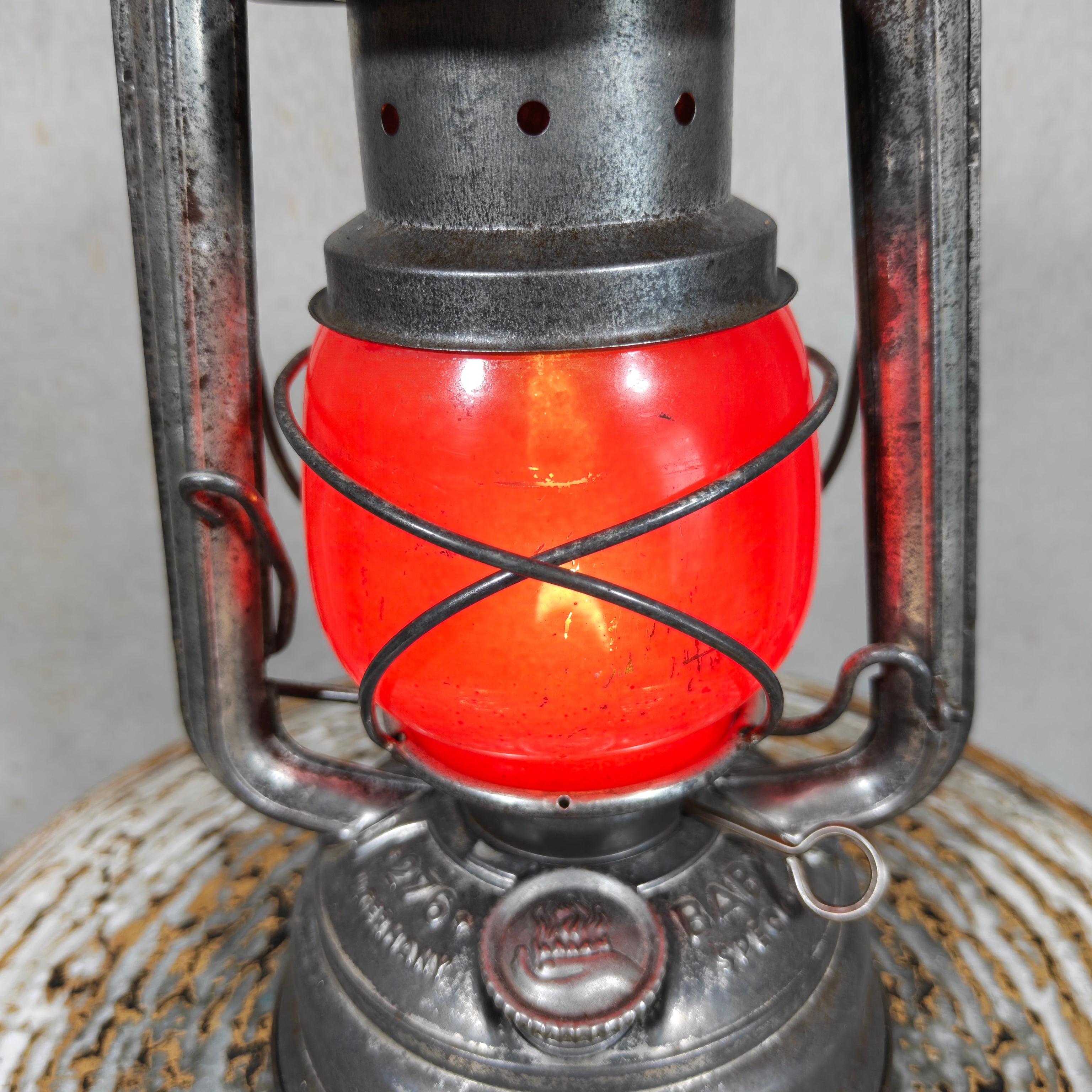 Vintage Feuerhand 276 Superflam Hurricane Lantern with Red Glass – West Germany Export Model