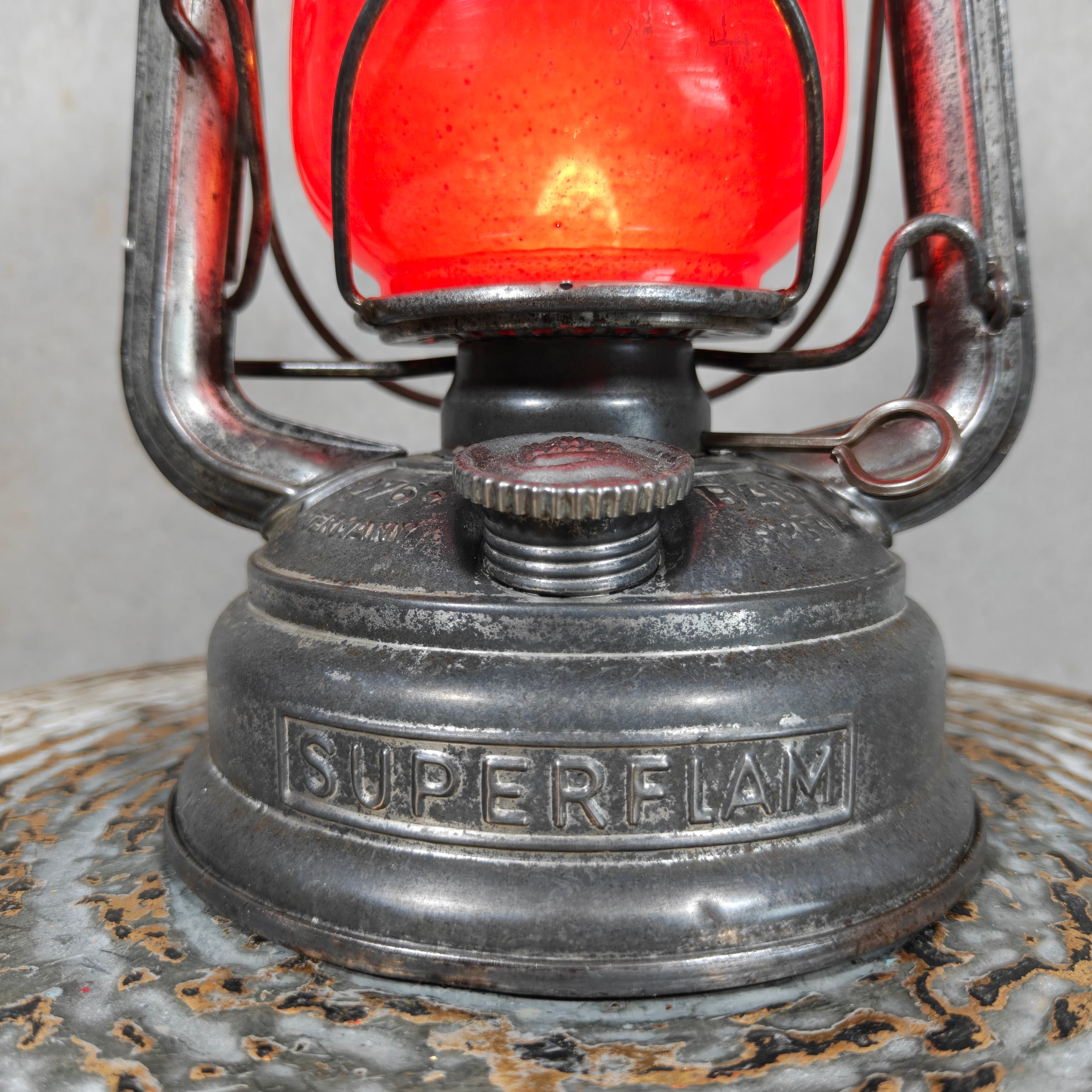 Vintage Feuerhand 276 Superflam Hurricane Lantern with Red Glass – West Germany Export Model