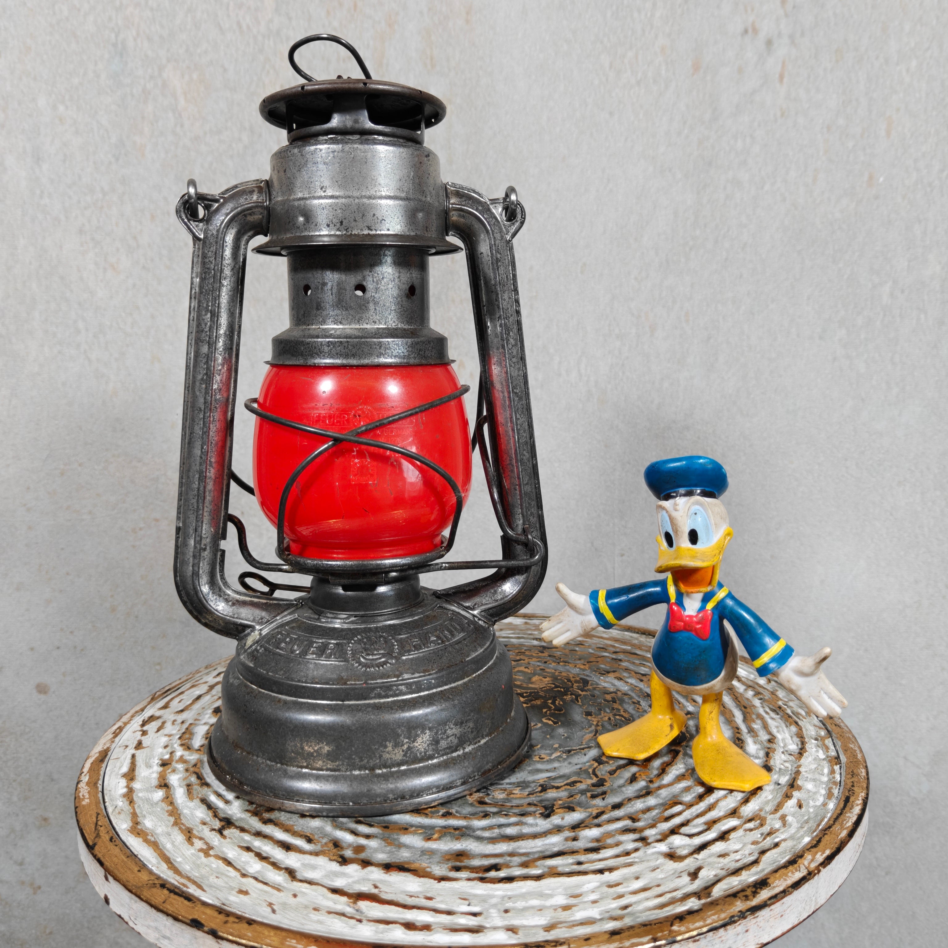 Vintage Feuerhand 276 Superflam Hurricane Lantern with Red Glass – West Germany Export Model