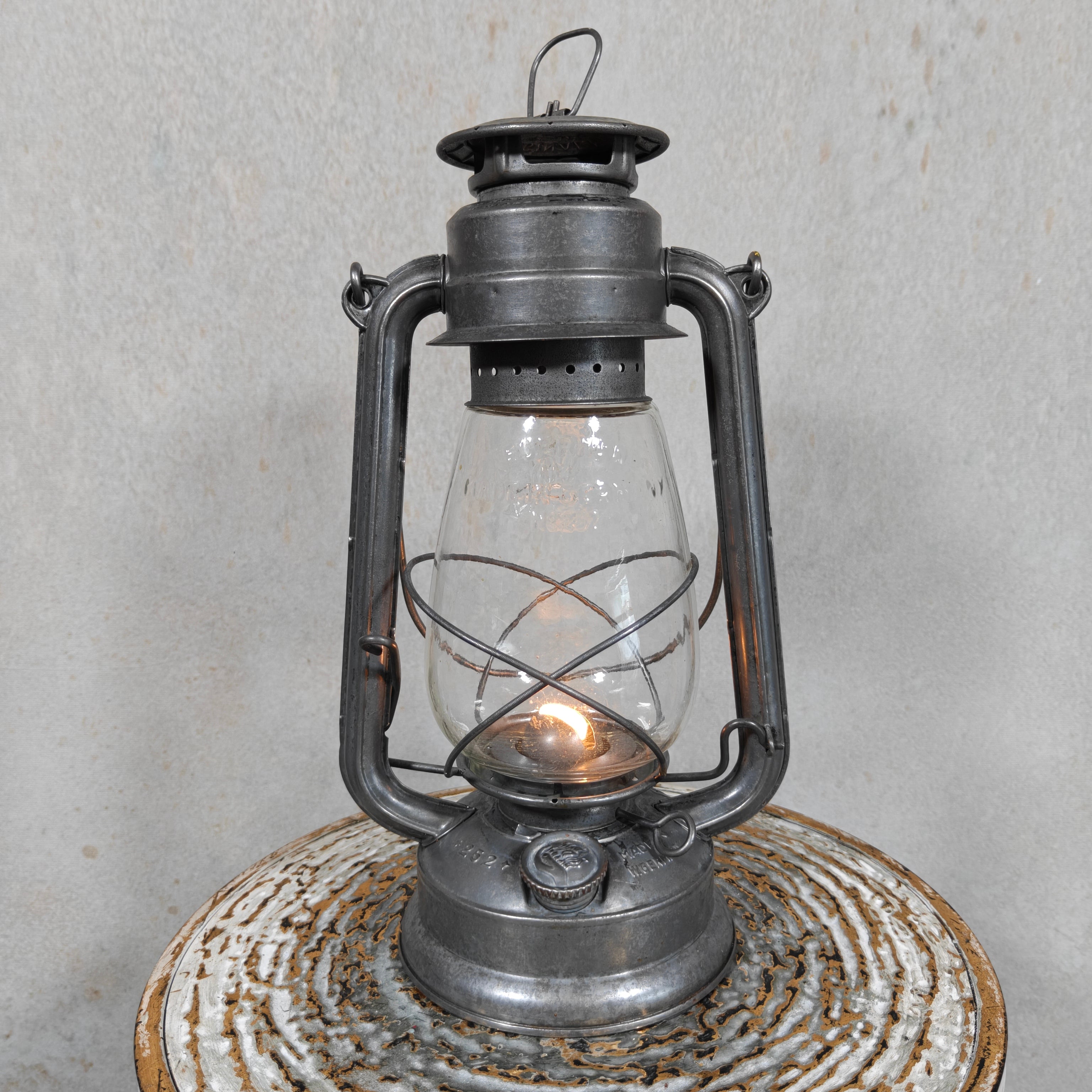 Rare Vintage Feuerhand 252 Hurricane Lantern with Marked 252 Glass – Post-War German Oil Lantern