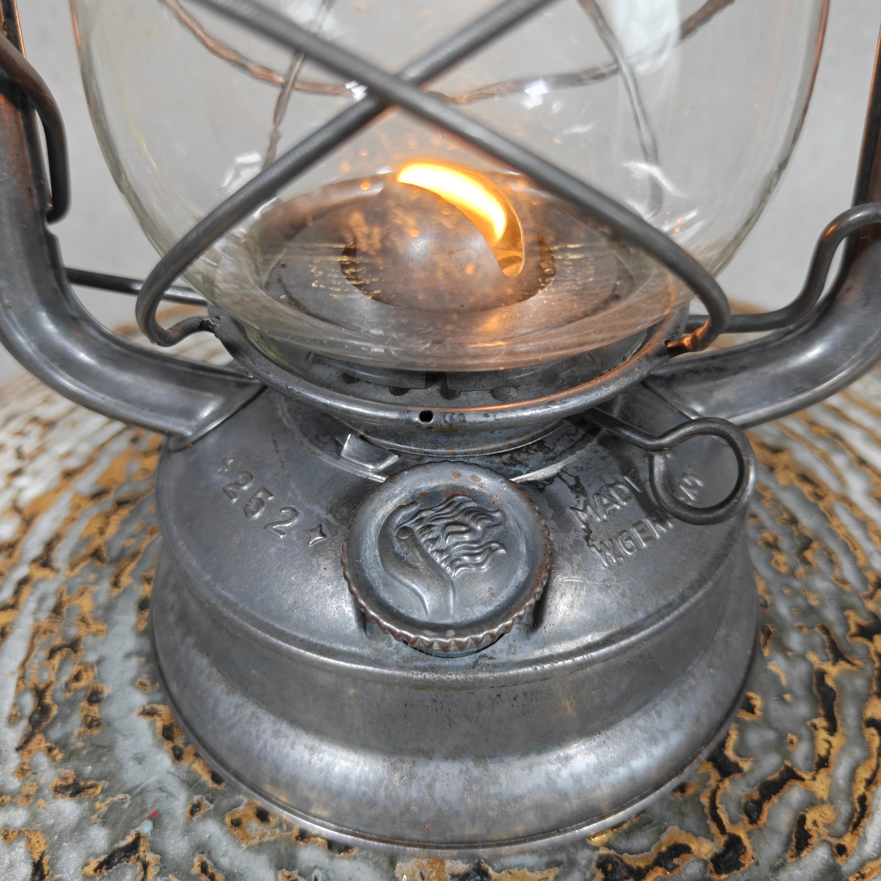 Rare Vintage Feuerhand 252 Hurricane Lantern with Marked 252 Glass – Post-War German Oil Lantern