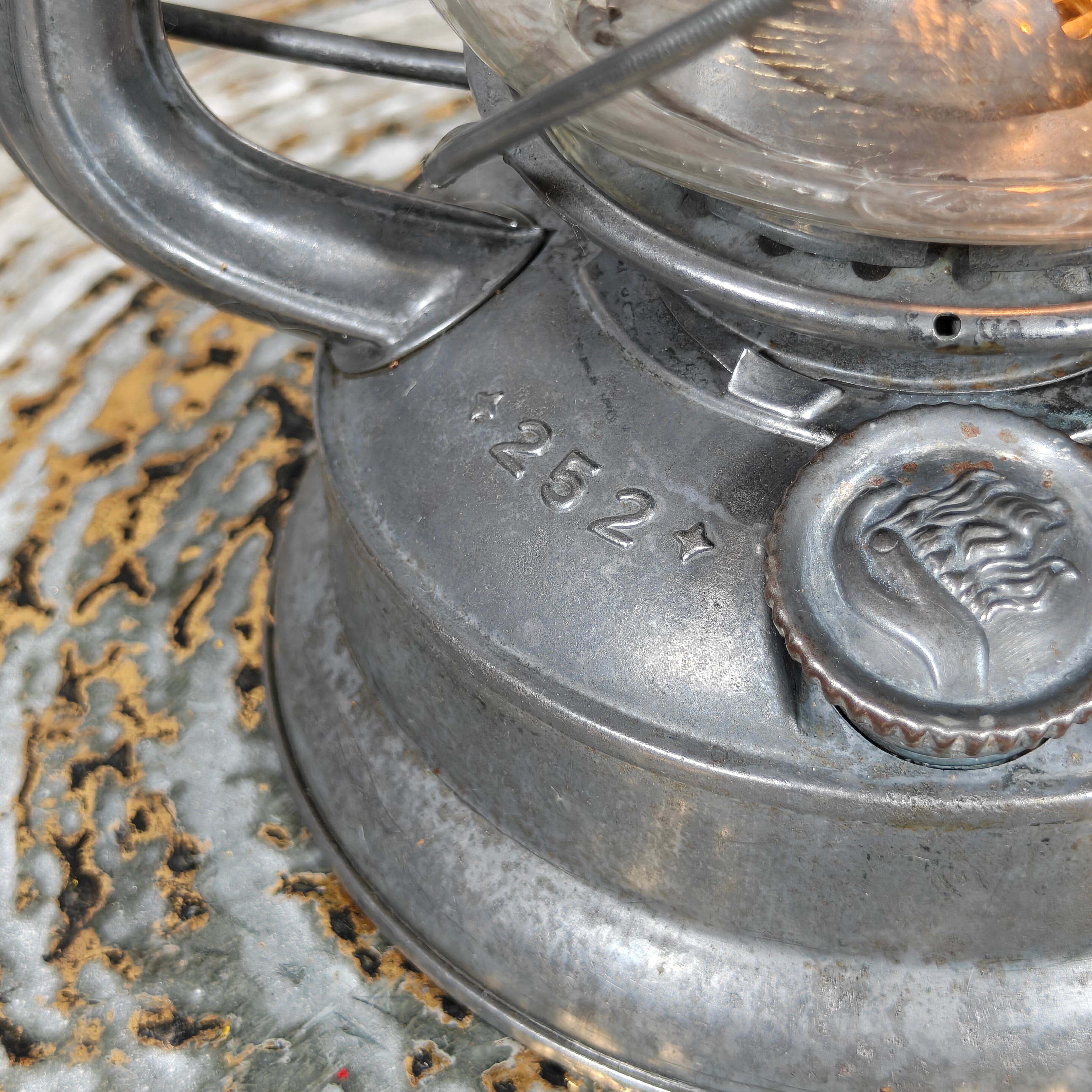 Rare Vintage Feuerhand 252 Hurricane Lantern with Marked 252 Glass – Post-War German Oil Lantern