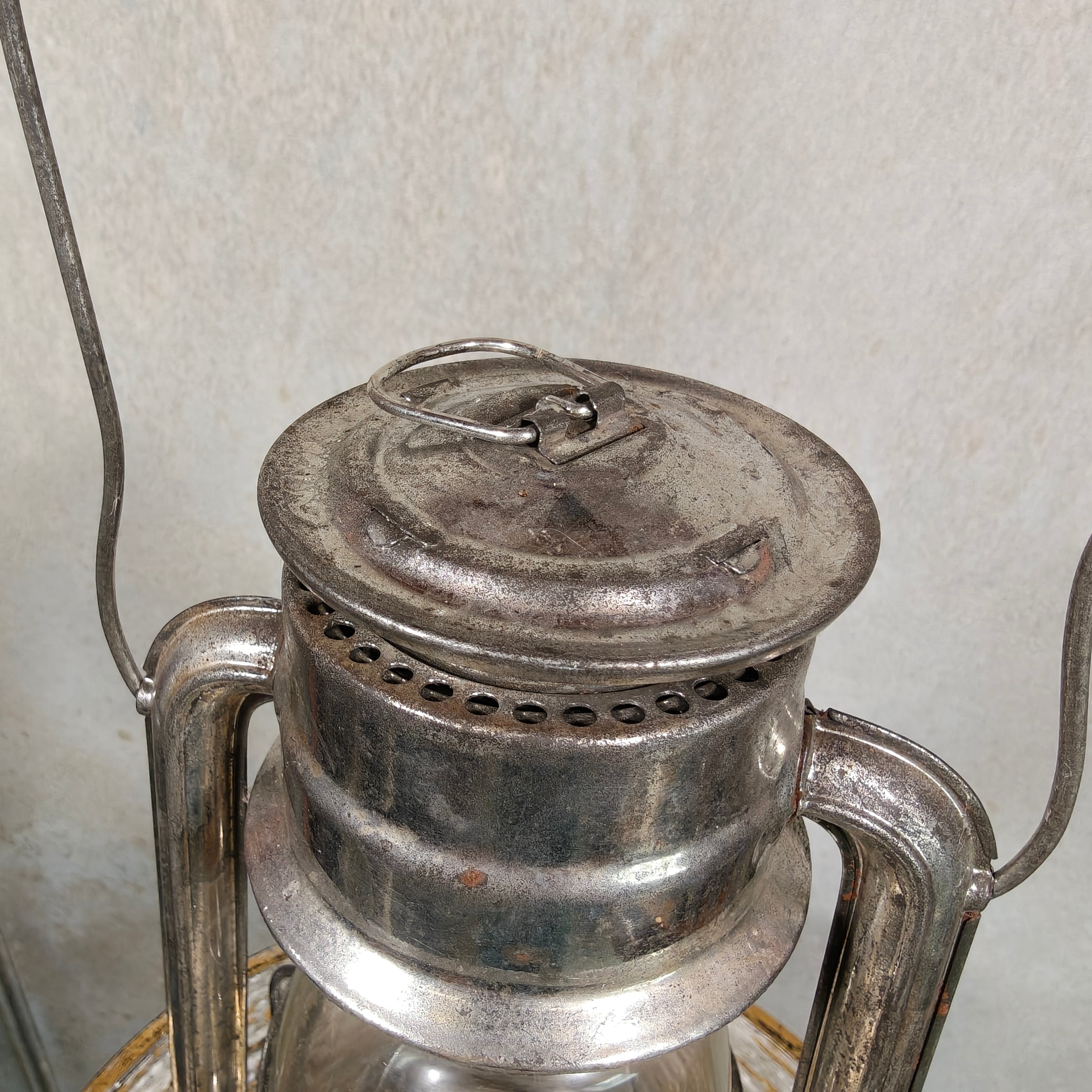 NOS Vintage Frowo No. 75 Hurricane Lantern with Original Tag – Unused 1960s/70s Oil Lantern