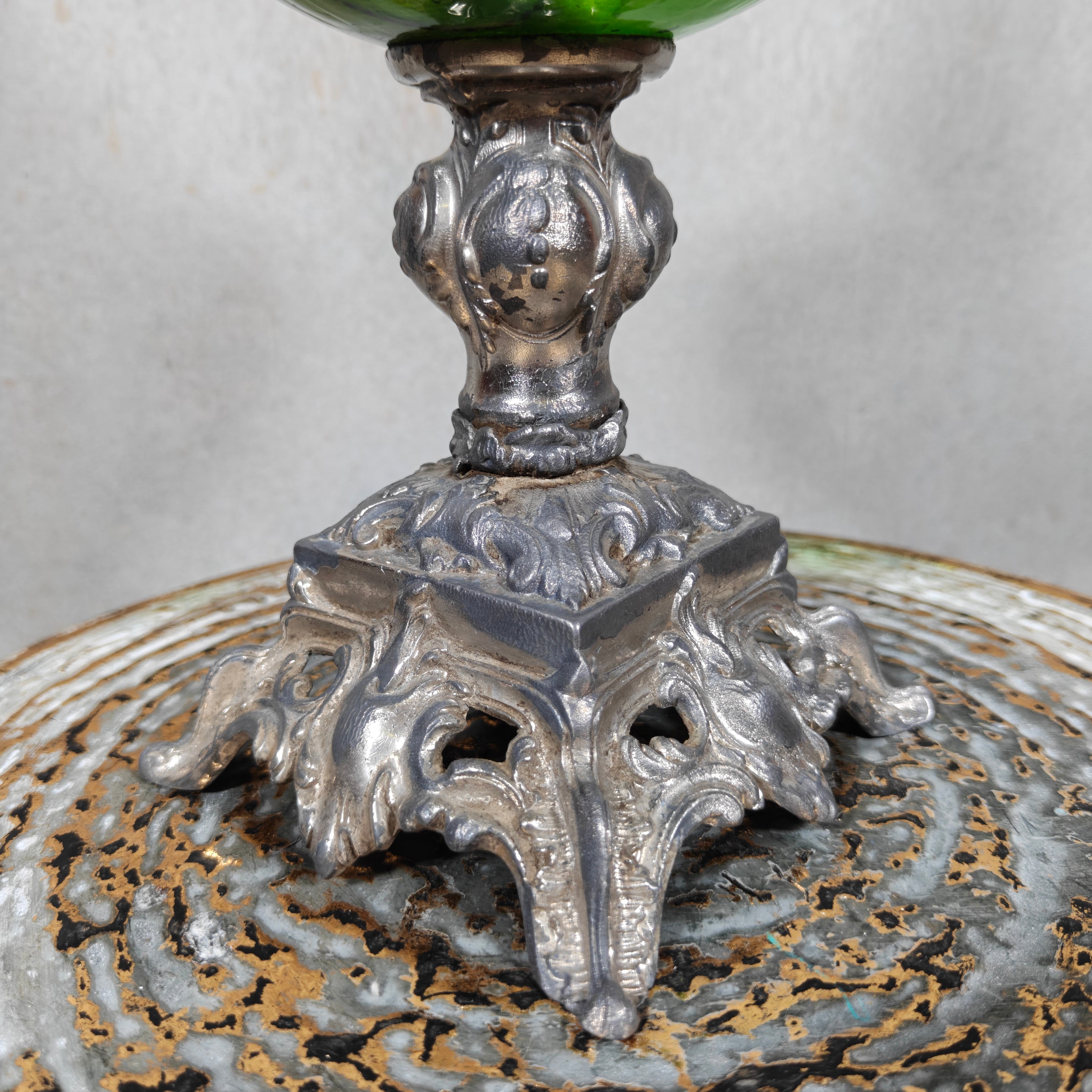 Large Vintage Oil Lamp – Hugo Schneider Burner – Green Reservoir – 1930s