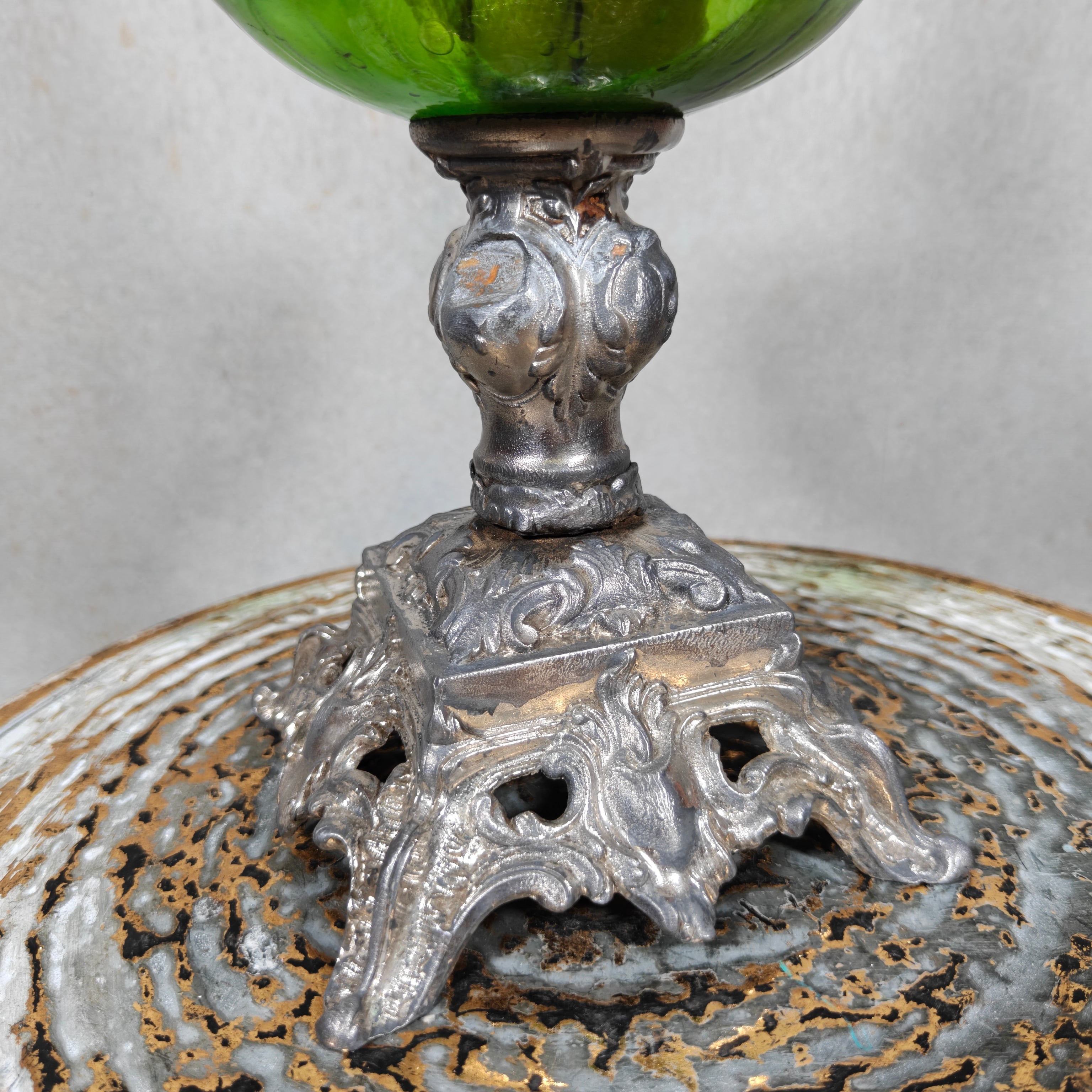 Large Vintage Oil Lamp – Hugo Schneider Burner – Green Reservoir – 1930s
