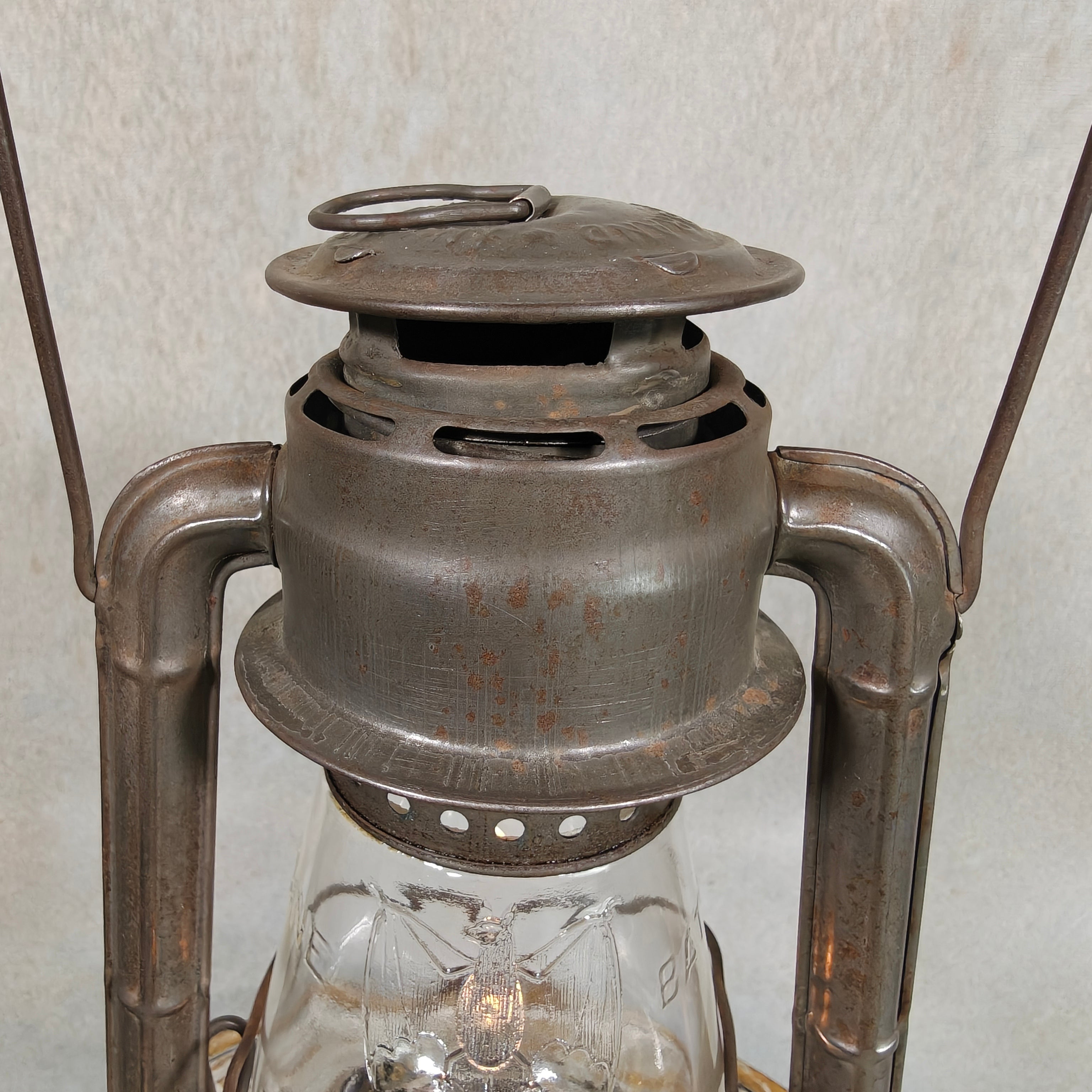 Extremely Rare BAT 200 Red Line Cold Blast Hurricane Lantern – Made in Germany - pre war