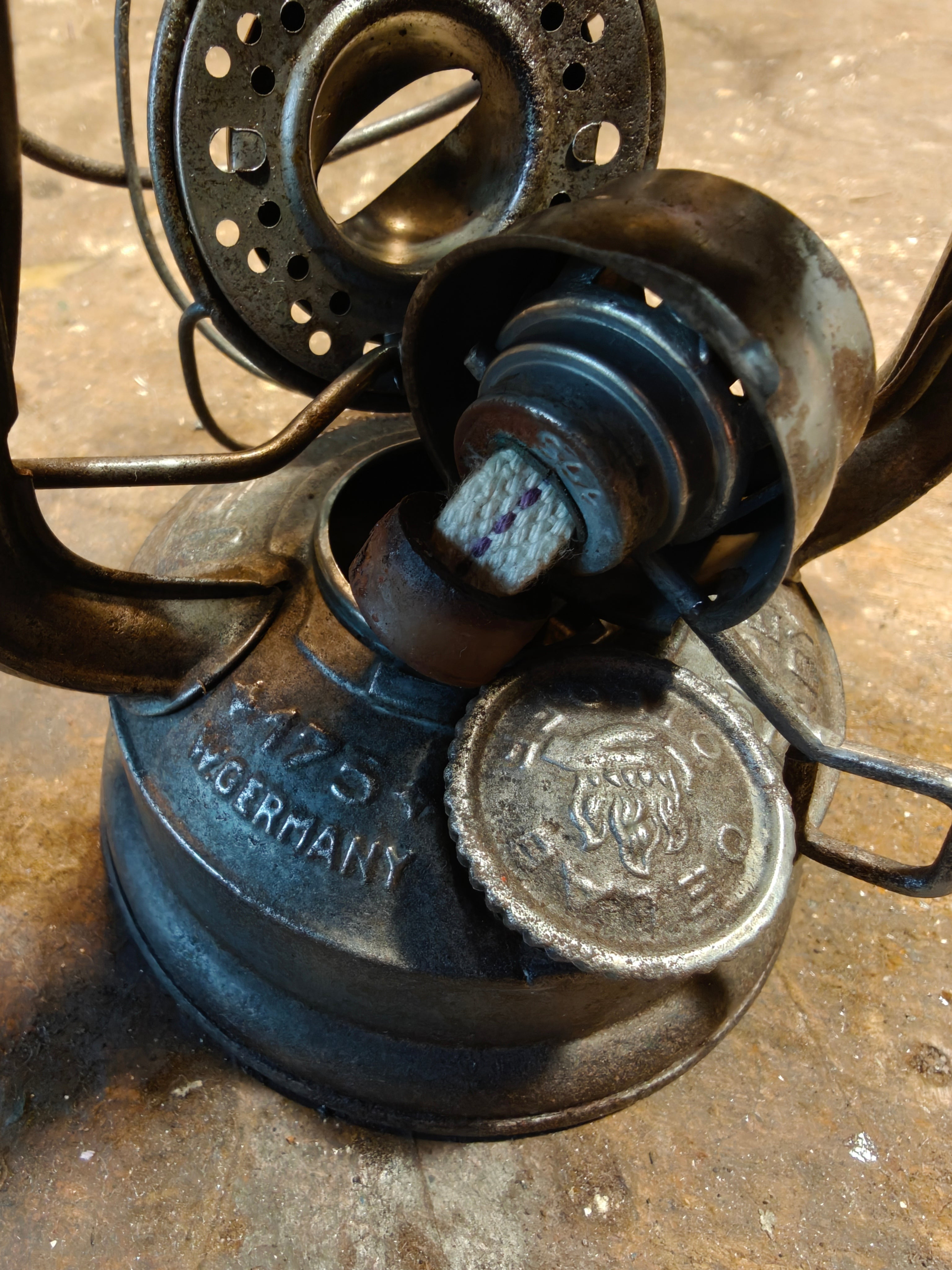 Rare Feuerhand 175 STK Oelab Sturmkappe Hurricane Lantern – West Germany Farm Wagon Lantern with Red Glass
