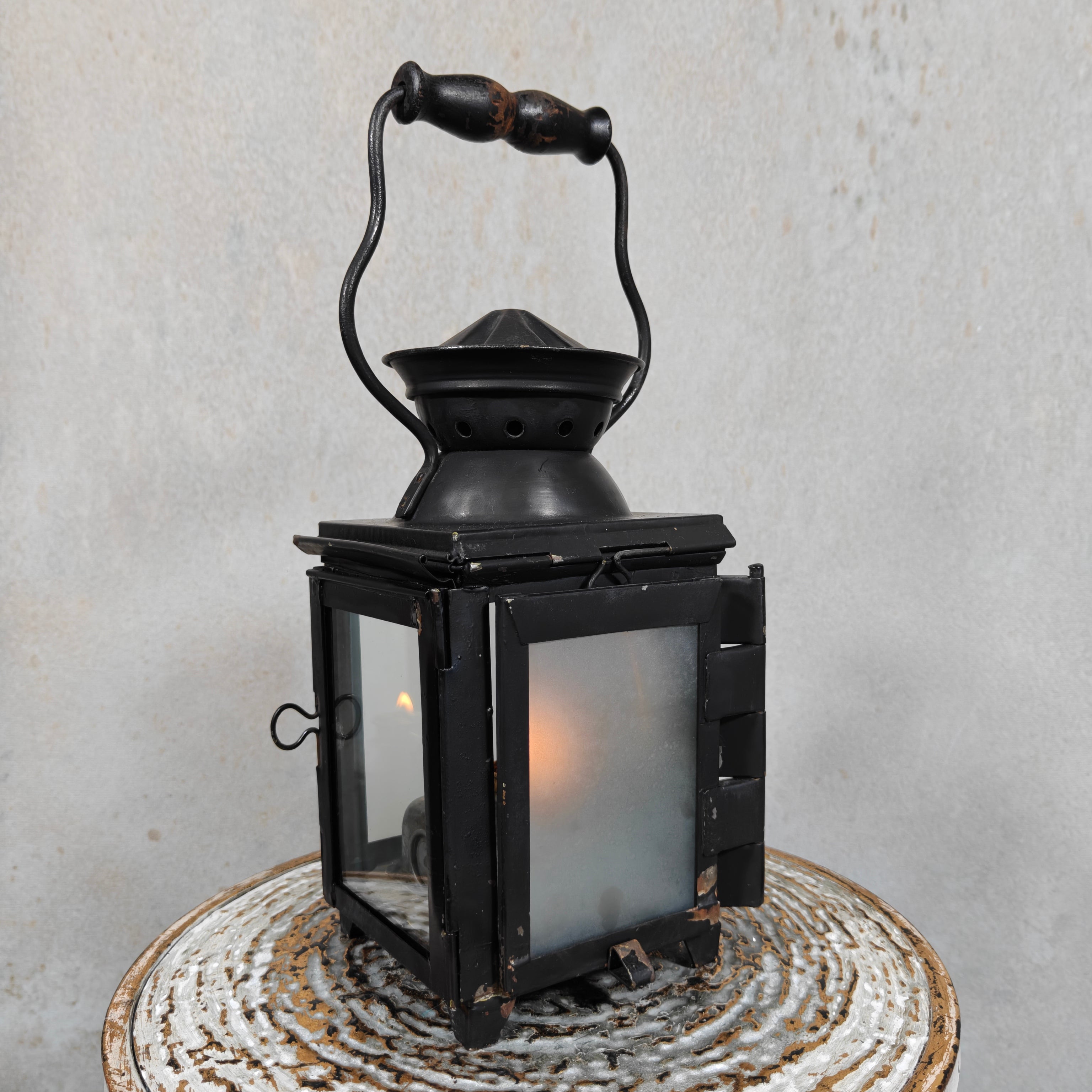 Antique Railway Signal Lantern – Large Oil Train Lamp with Folding Glass Filters circa 1920–1930