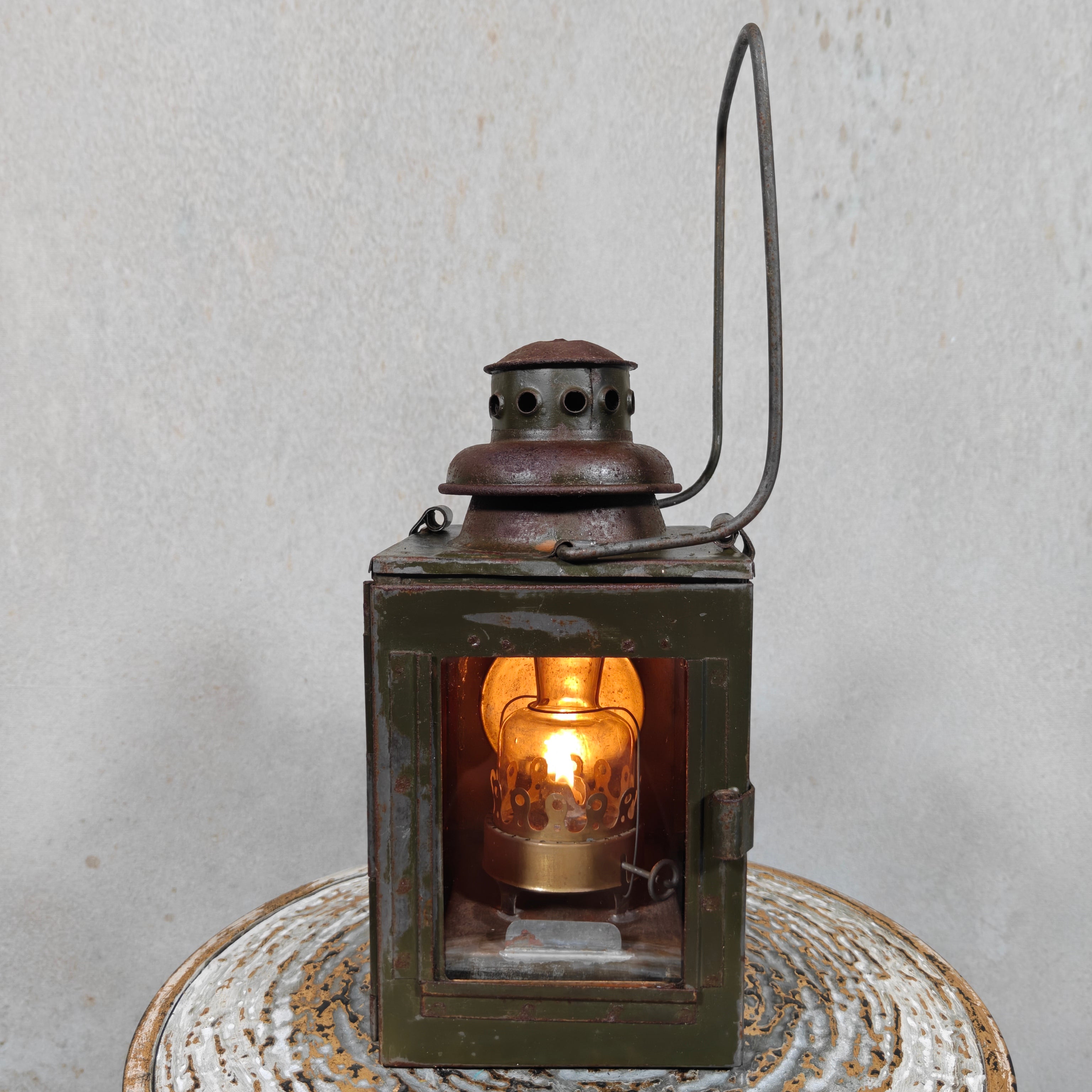 Vintage Signal Lantern with Red & Orange Glass Inserts – Military Style Oil Hand Lamp 1950s/60s