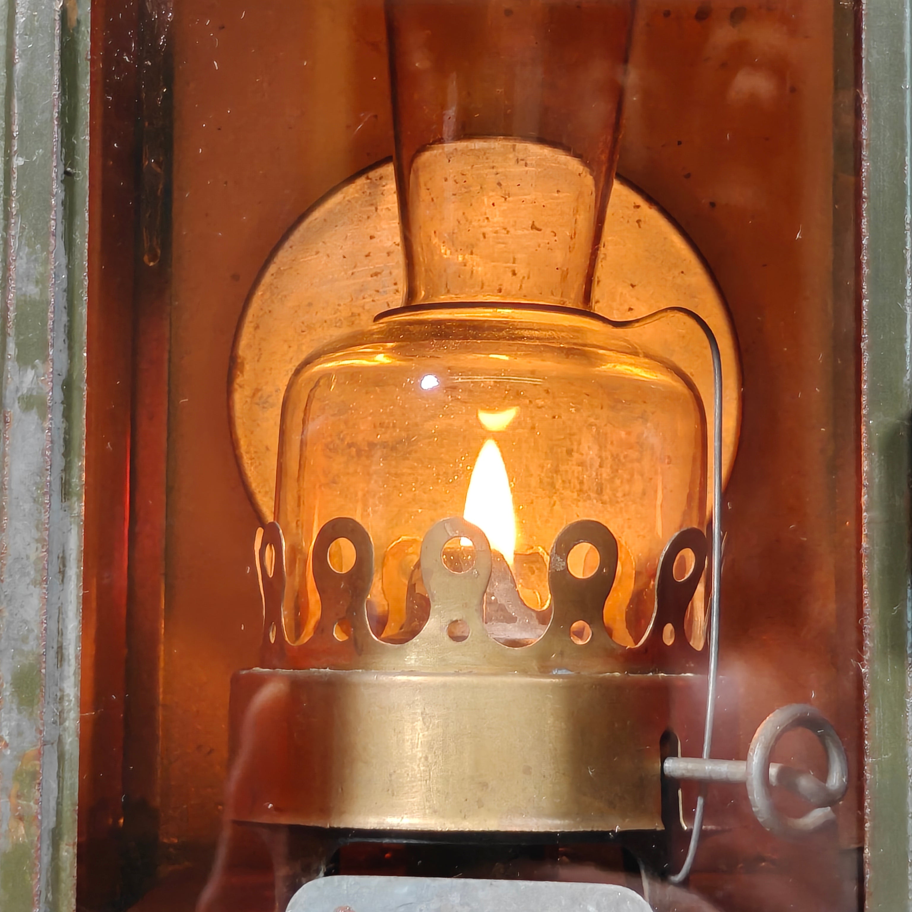 Vintage Signal Lantern with Red & Orange Glass Inserts – Military Style Oil Hand Lamp 1950s/60s