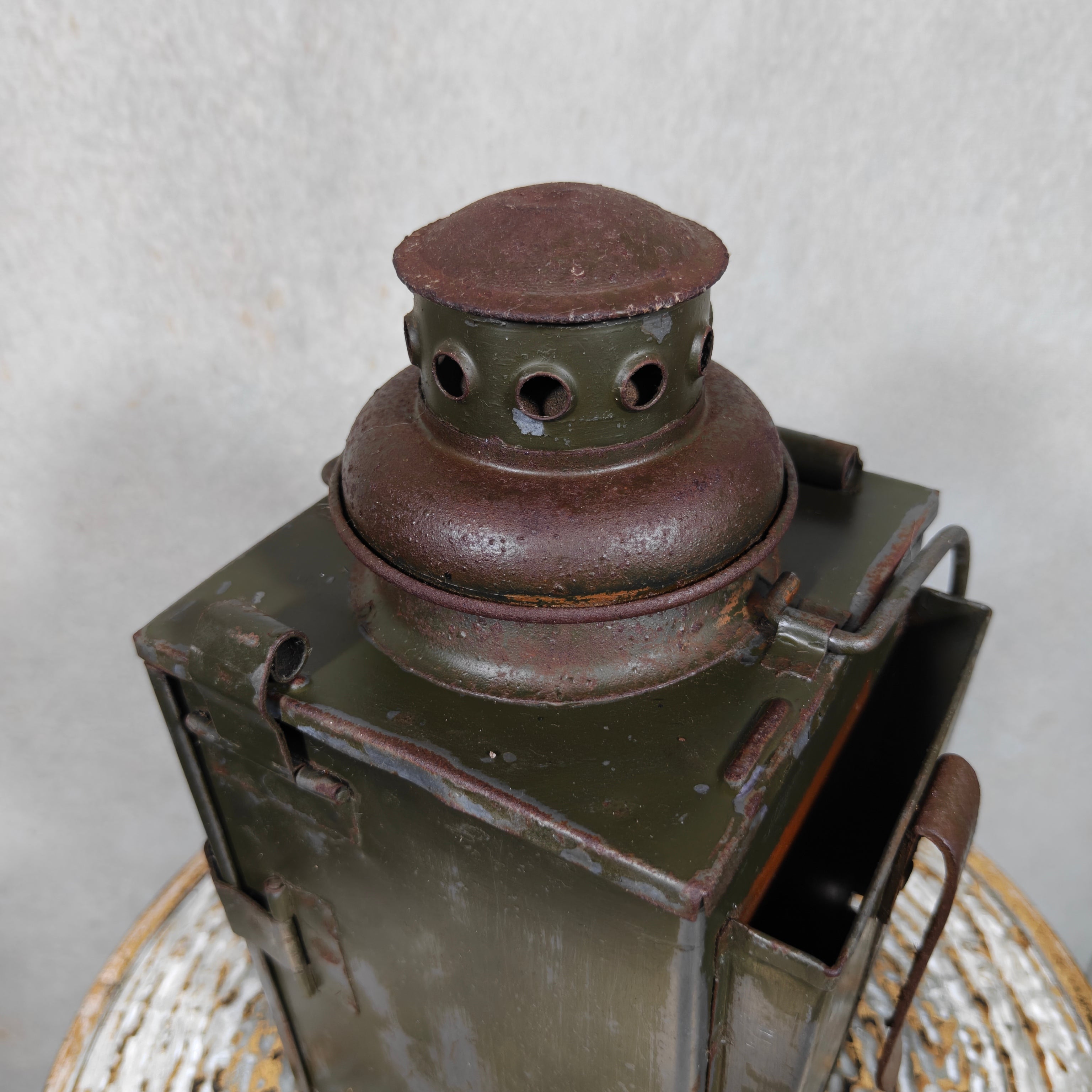 Vintage Signal Lantern with Red & Orange Glass Inserts – Military Style Oil Hand Lamp 1950s/60s