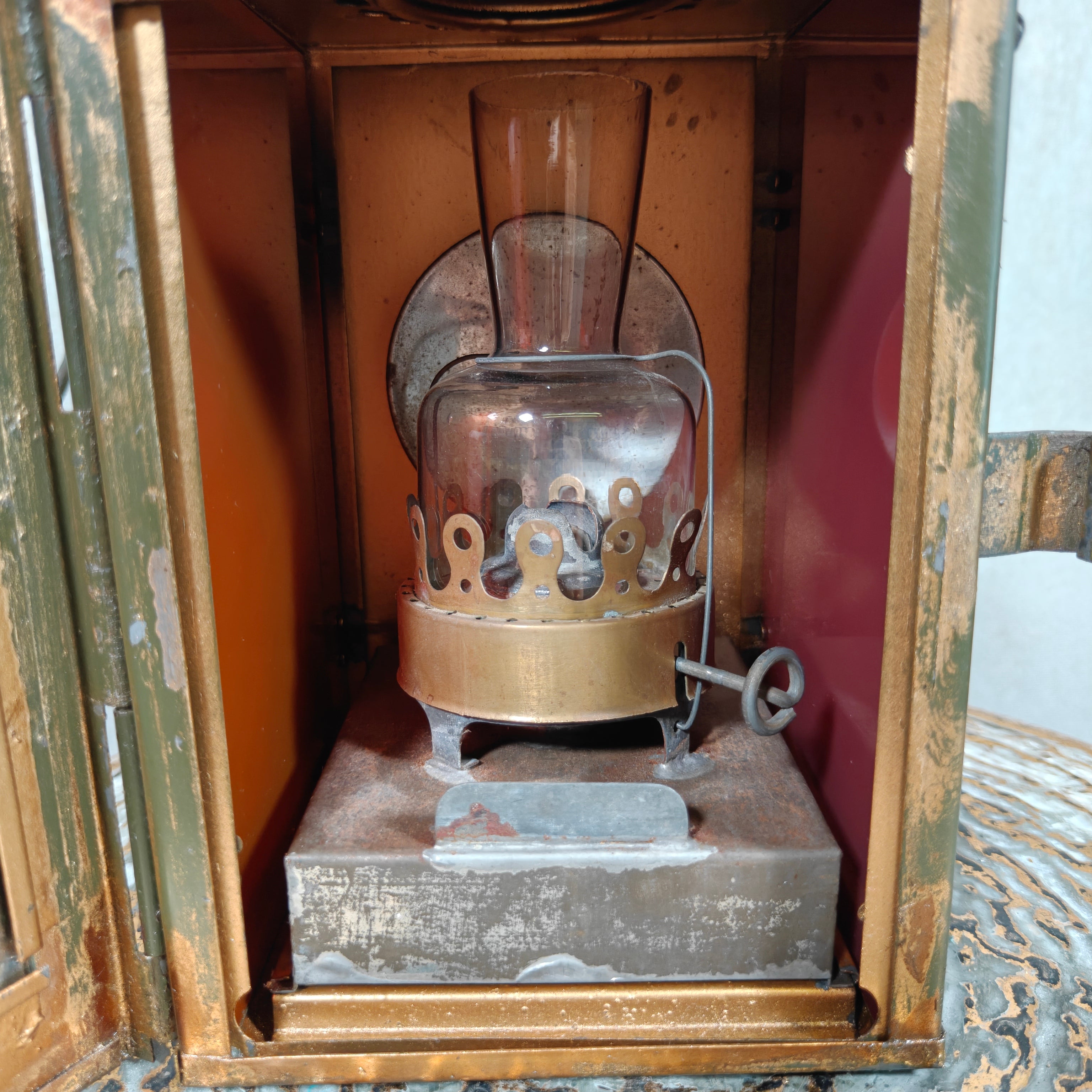Vintage Signal Lantern with Red & Orange Glass Inserts – Military Style Oil Hand Lamp 1950s/60s