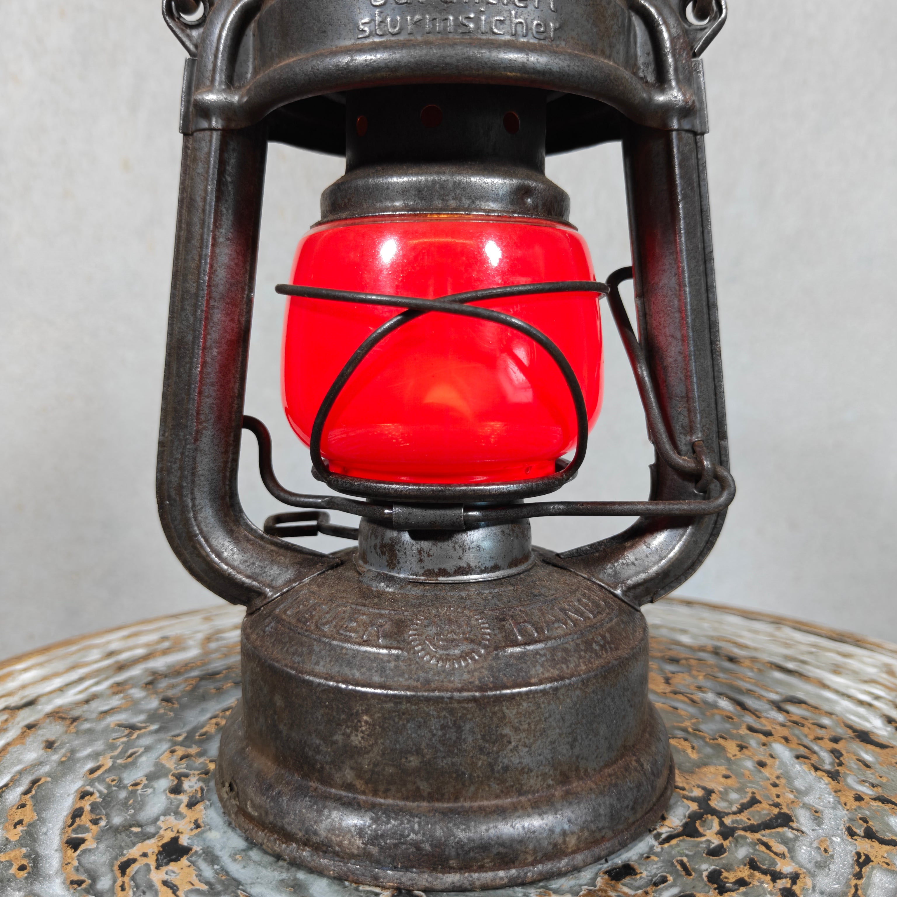 Rare Feuerhand 175 STK Oelab Sturmkappe Hurricane Lantern – West Germany Farm Wagon Lantern with Red Glass