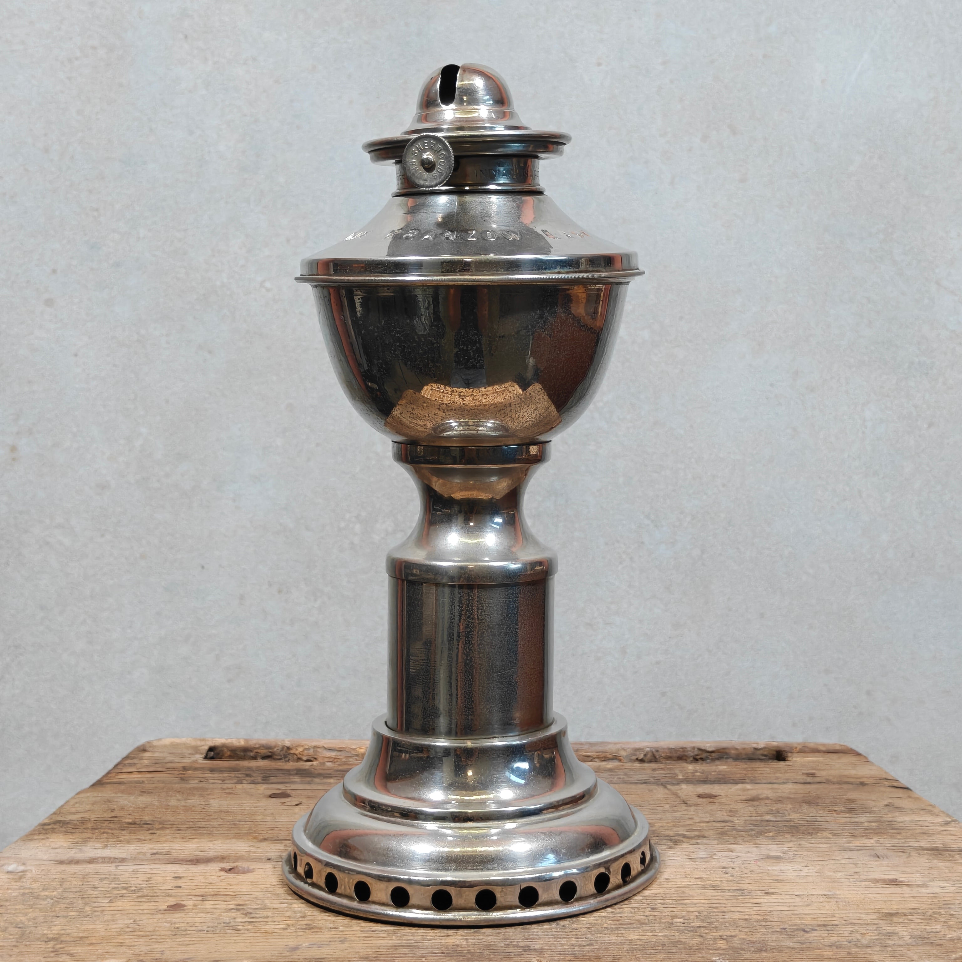 Extremely Rare Sherwoods Kraznow Lamp – Chimneyless Fan-Driven Oil Lamp, c. 1920s/30s – Complete in Original Fitted Chest – Working