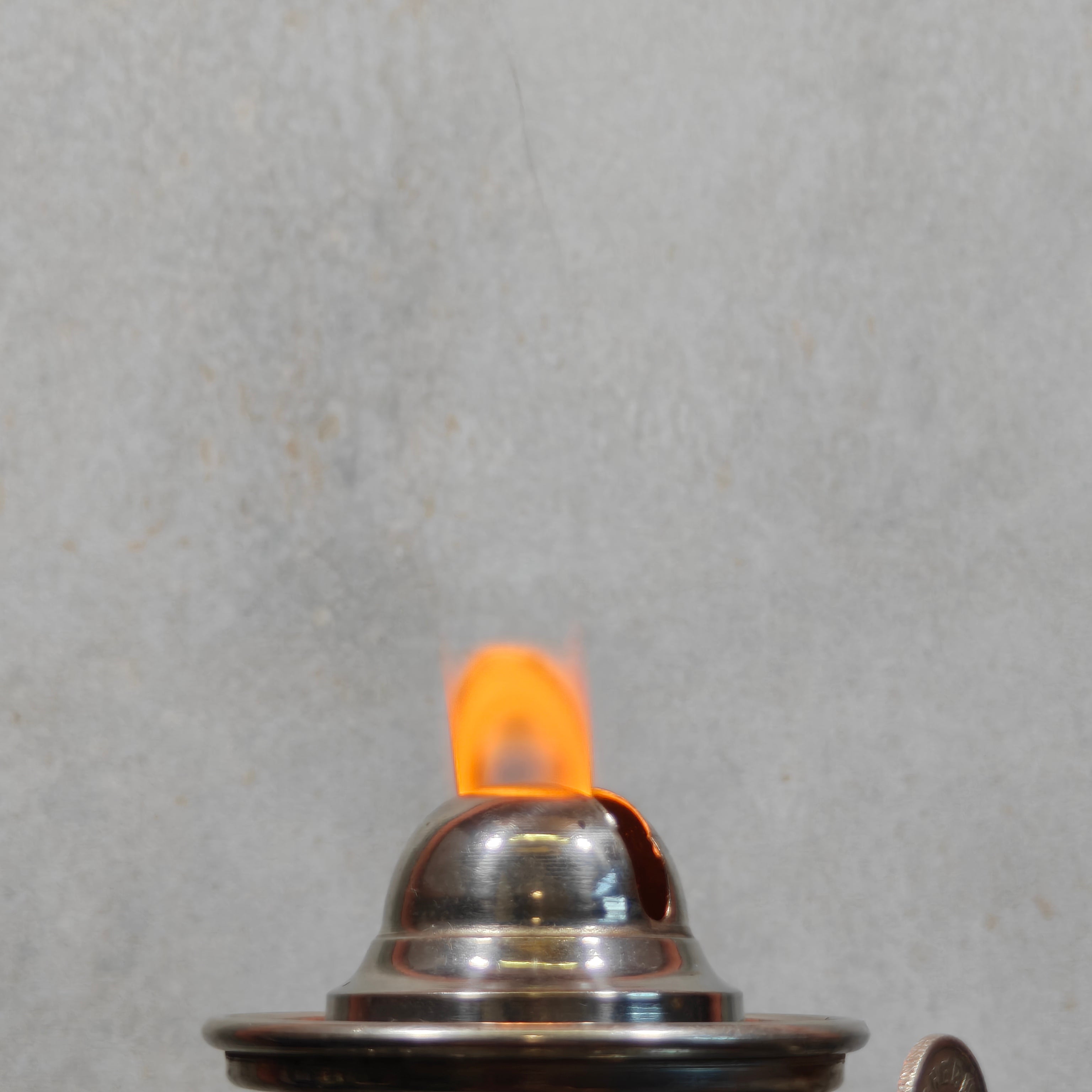 Extremely Rare Sherwoods Kraznow Lamp – Chimneyless Fan-Driven Oil Lamp, c. 1920s/30s – Complete in Original Fitted Chest – Working