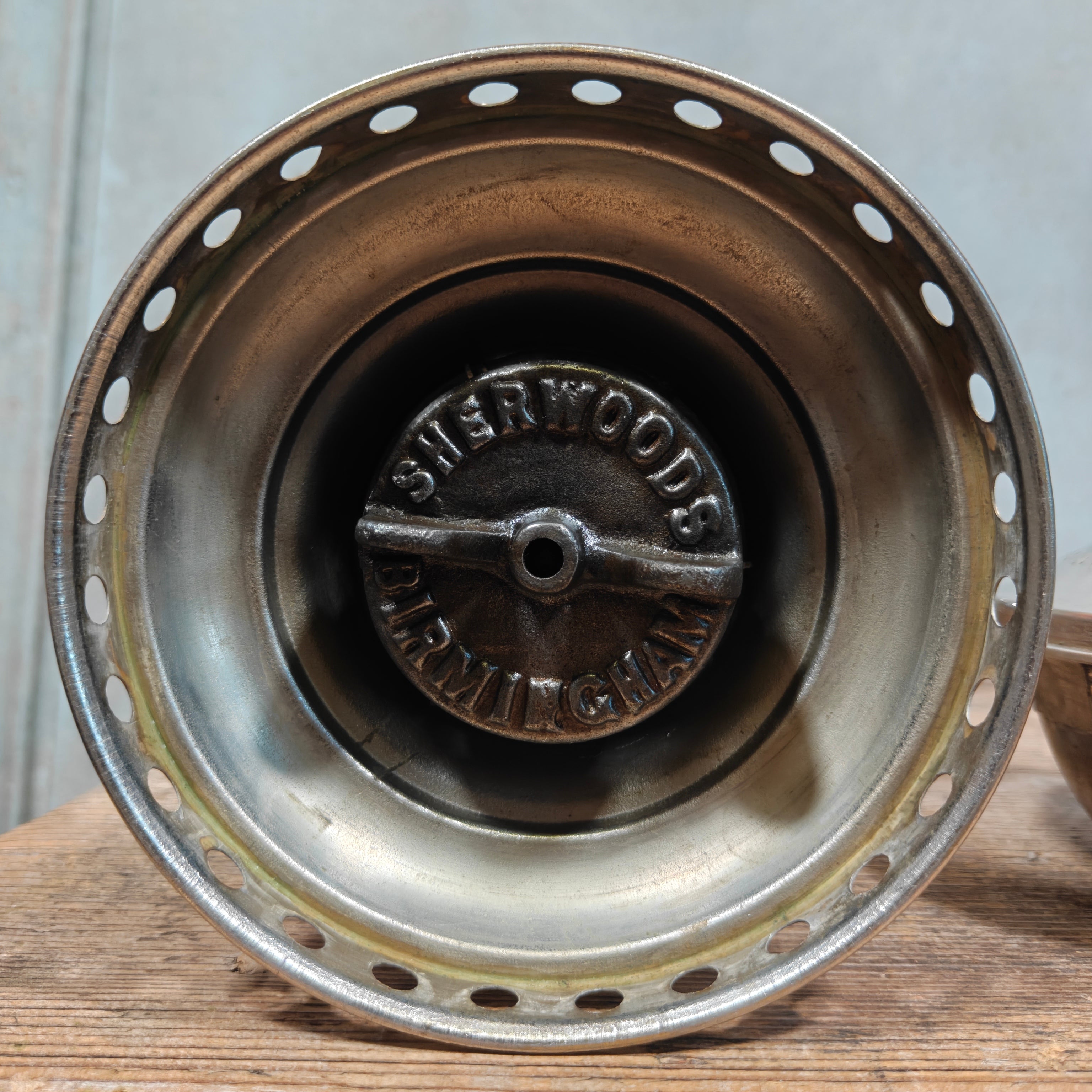 Extremely Rare Sherwoods Kraznow Lamp – Chimneyless Fan-Driven Oil Lamp, c. 1920s/30s – Complete in Original Fitted Chest – Working