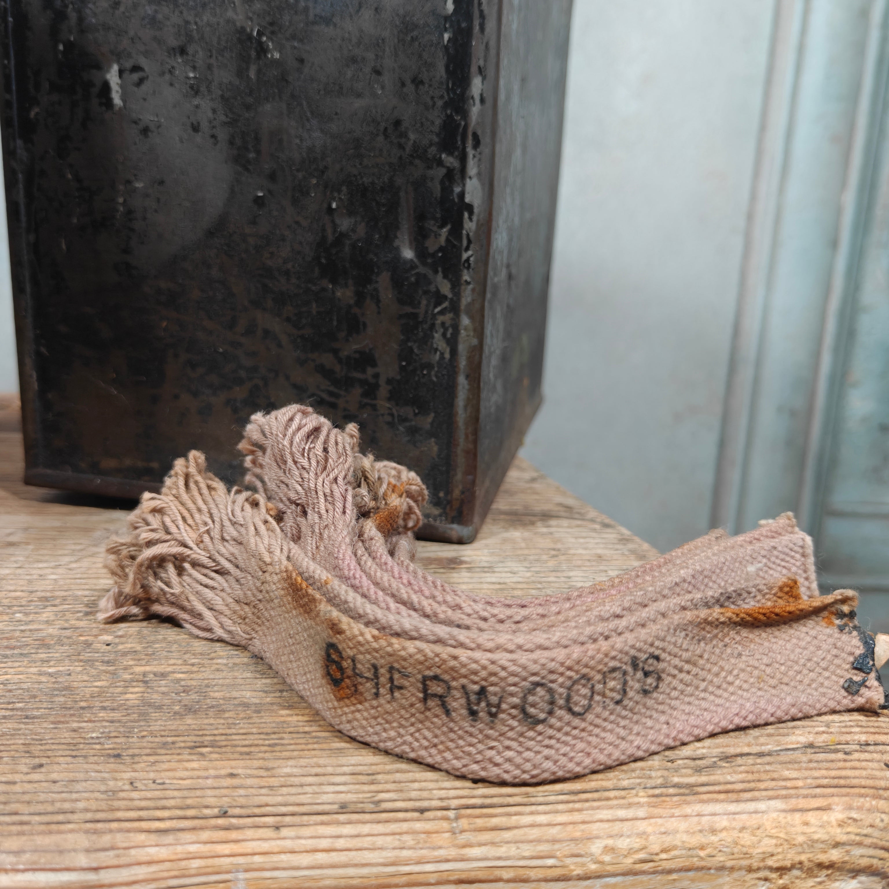 Extremely Rare Sherwoods Kraznow Lamp – Chimneyless Fan-Driven Oil Lamp, c. 1920s/30s – Complete in Original Fitted Chest – Working