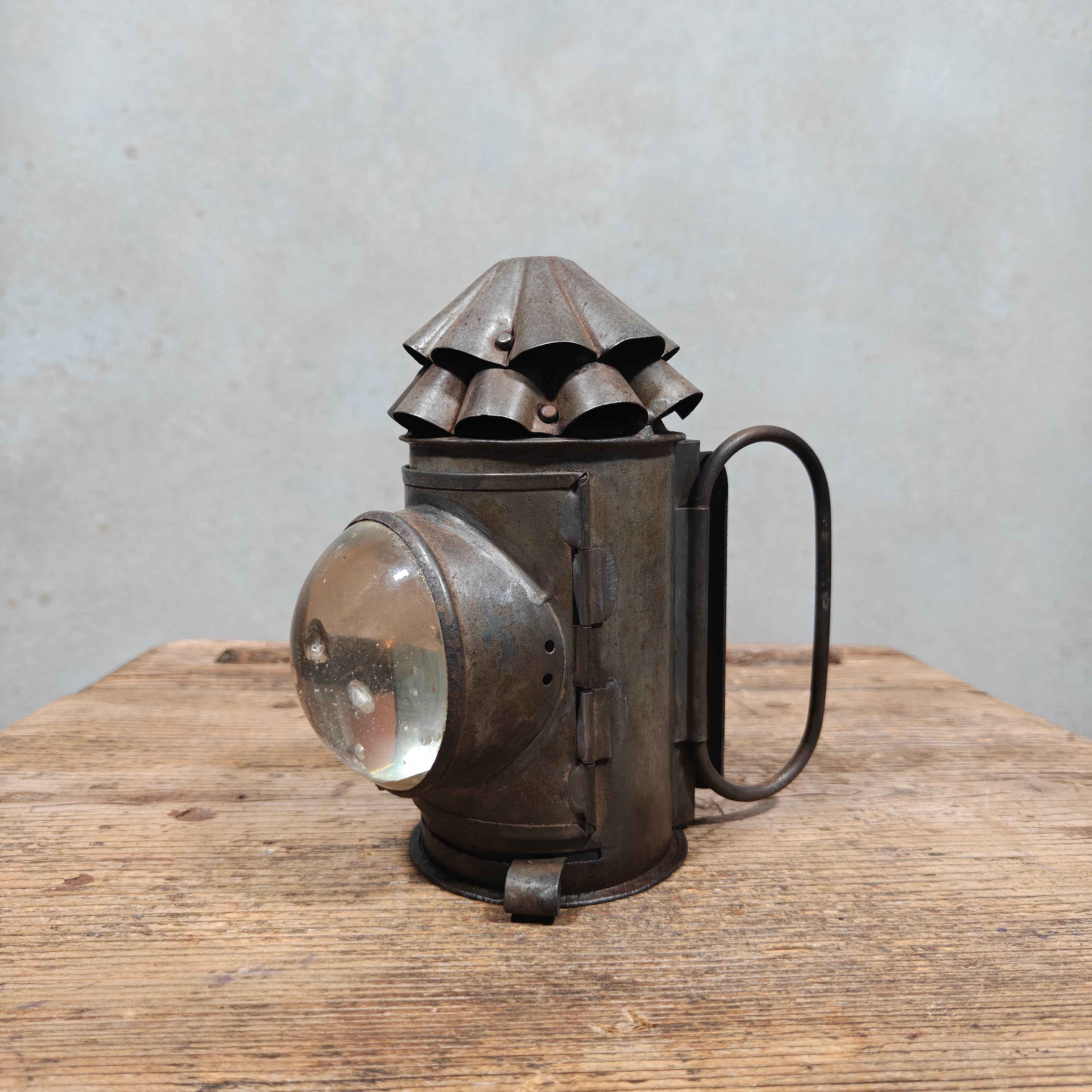 Unusual Antique Bullseye Pocket Lantern – Kerosene Police Lamp with Signalling Shutter, c. 1900–1920 – Working