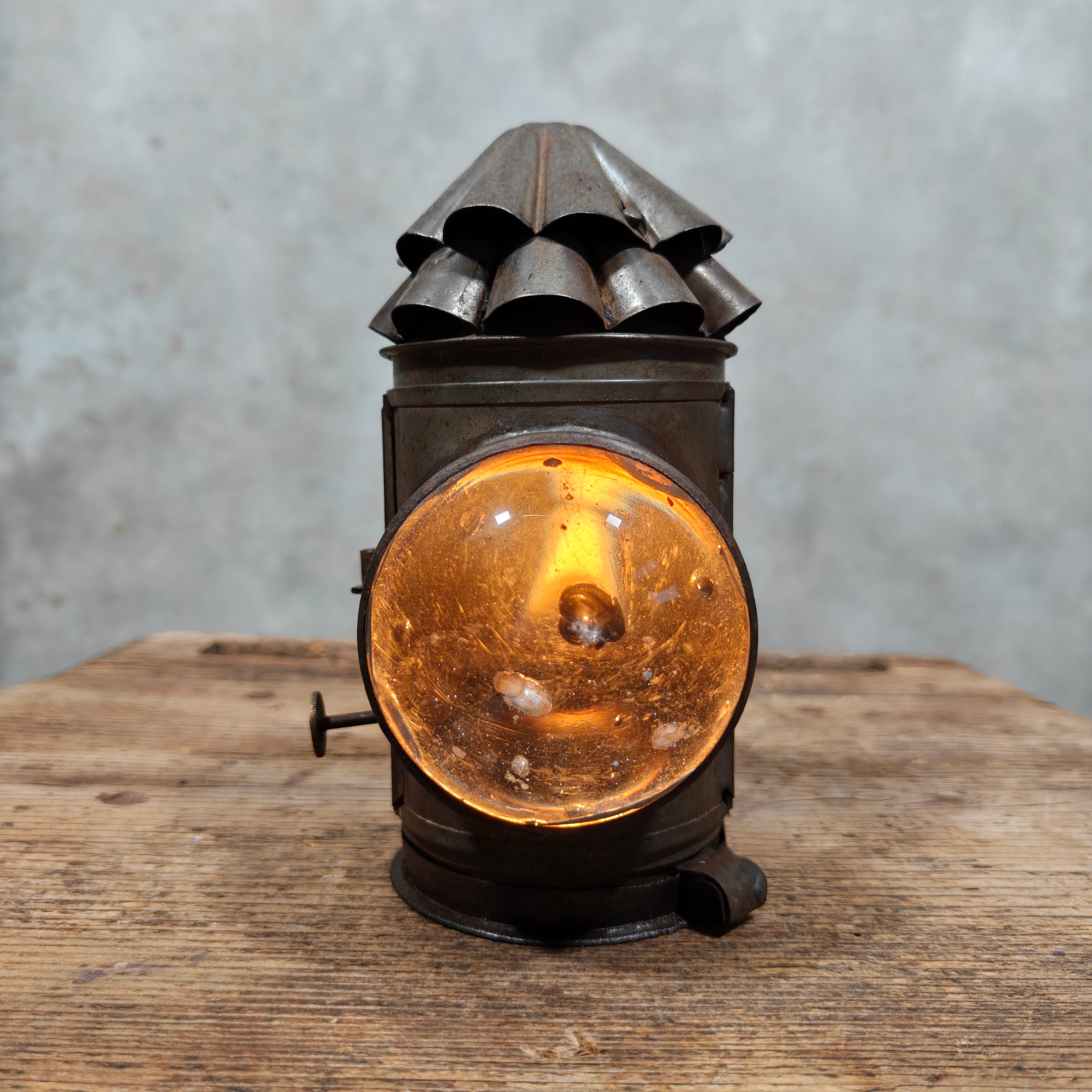 Unusual Antique Bullseye Pocket Lantern – Kerosene Police Lamp with Signalling Shutter, c. 1900–1920 – Working