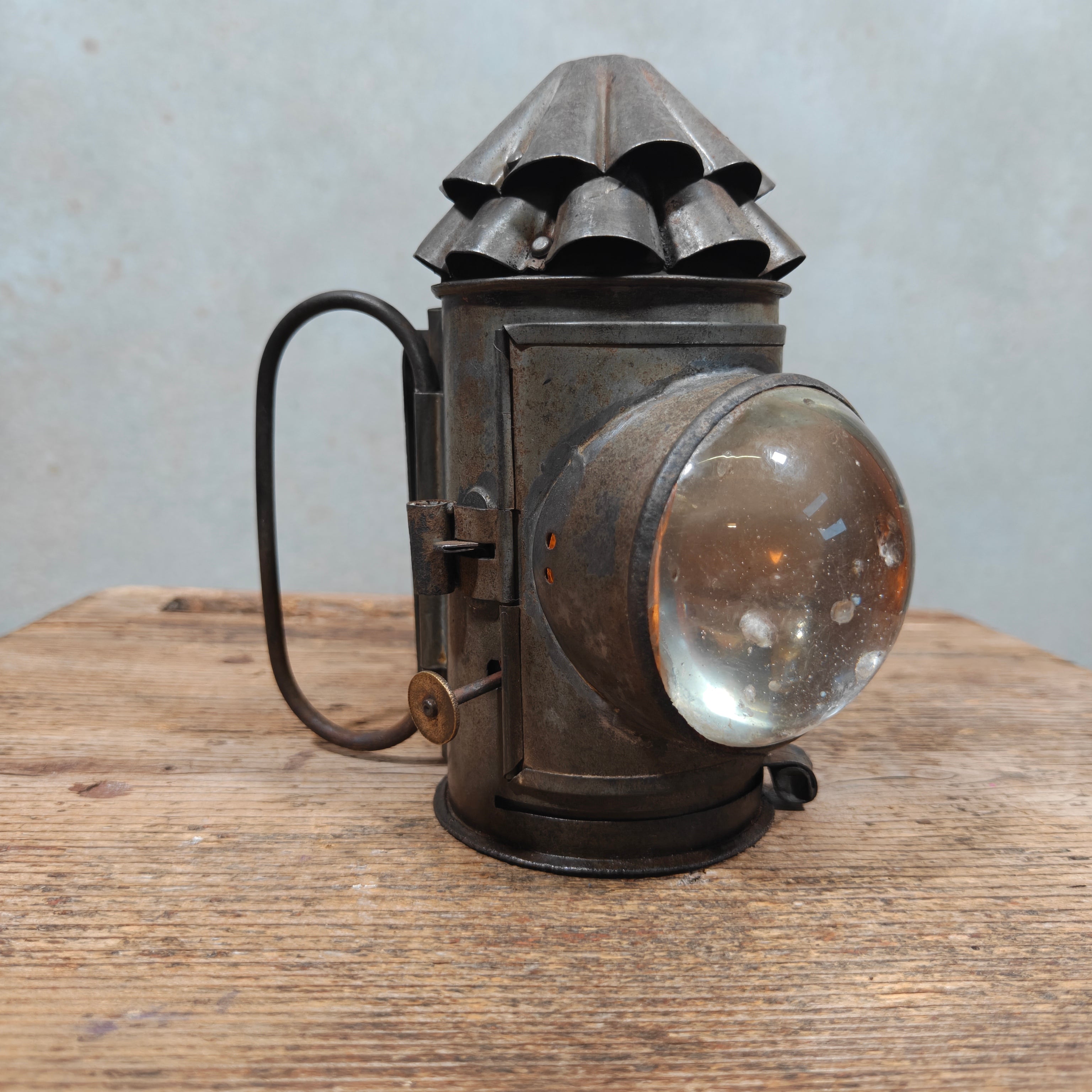 Unusual Antique Bullseye Pocket Lantern – Kerosene Police Lamp with Signalling Shutter, c. 1900–1920 – Working