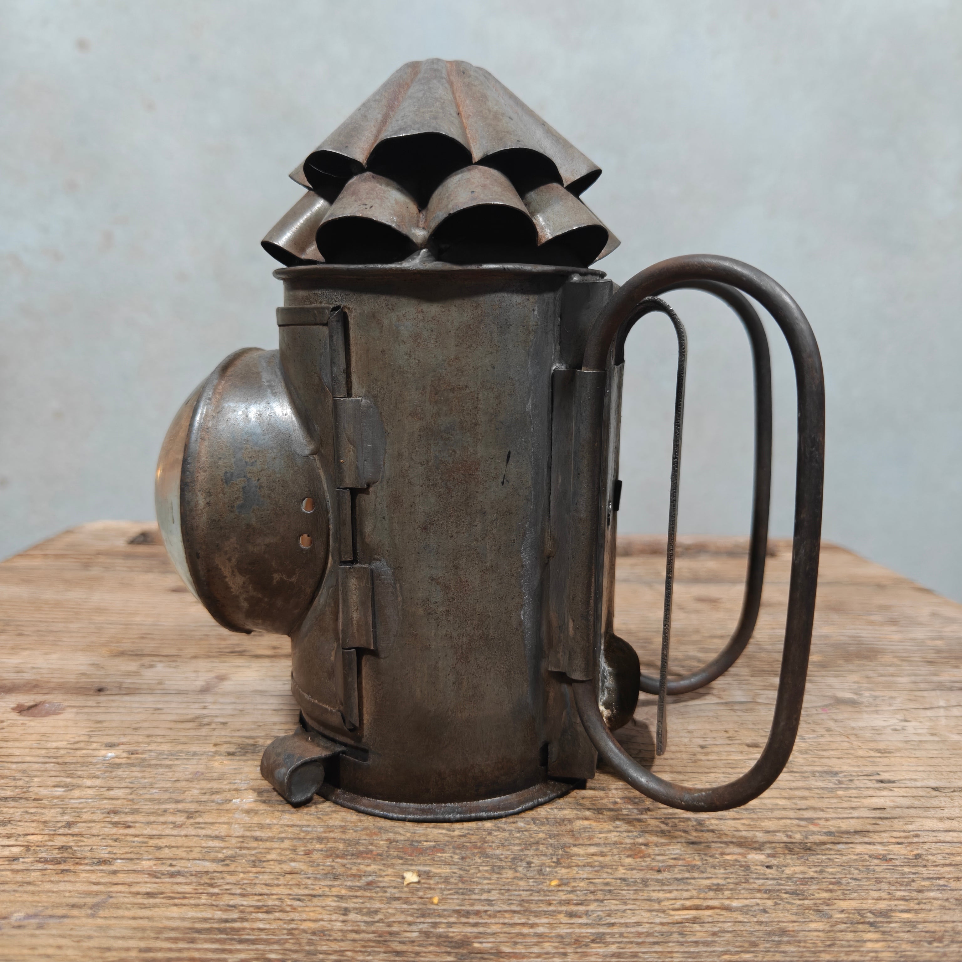 Unusual Antique Bullseye Pocket Lantern – Kerosene Police Lamp with Signalling Shutter, c. 1900–1920 – Working