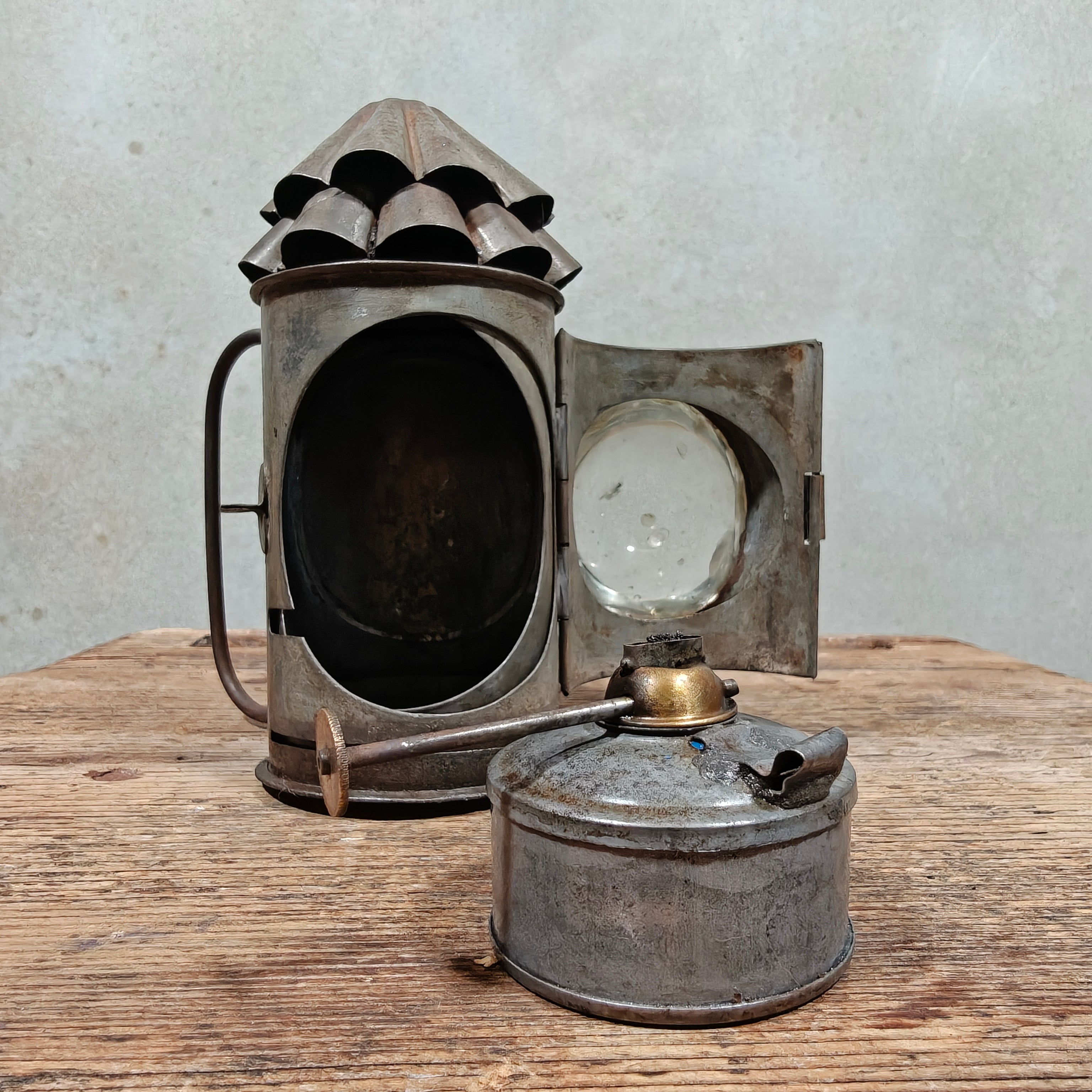 Unusual Antique Bullseye Pocket Lantern – Kerosene Police Lamp with Signalling Shutter, c. 1900–1920 – Working